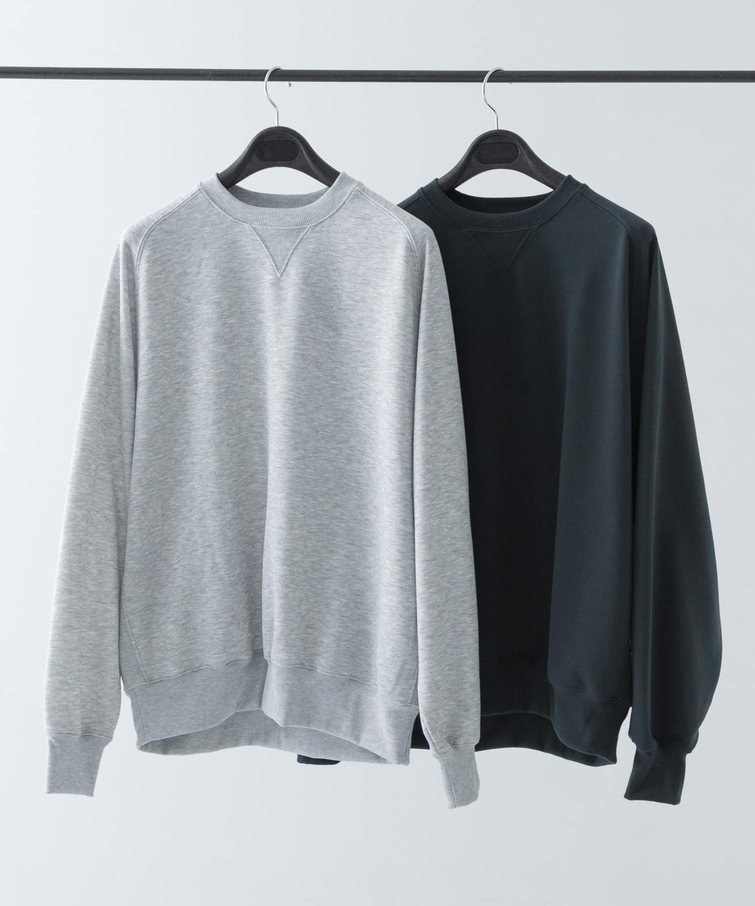 DAIWA PIER39 TECH SWEAT CREW FREEDOM SLEEVE(S INK BLACK): トップス