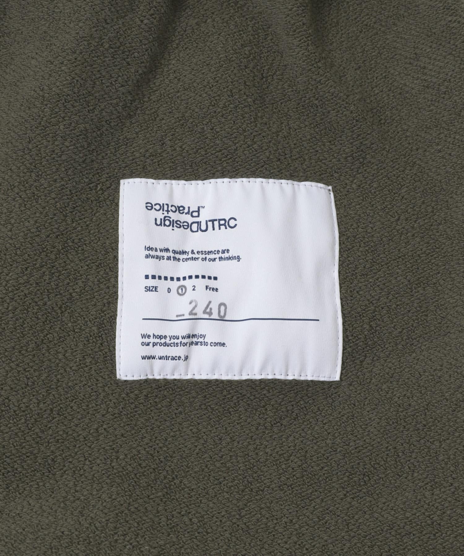 UNTRACE　240 CHARCOAL 1