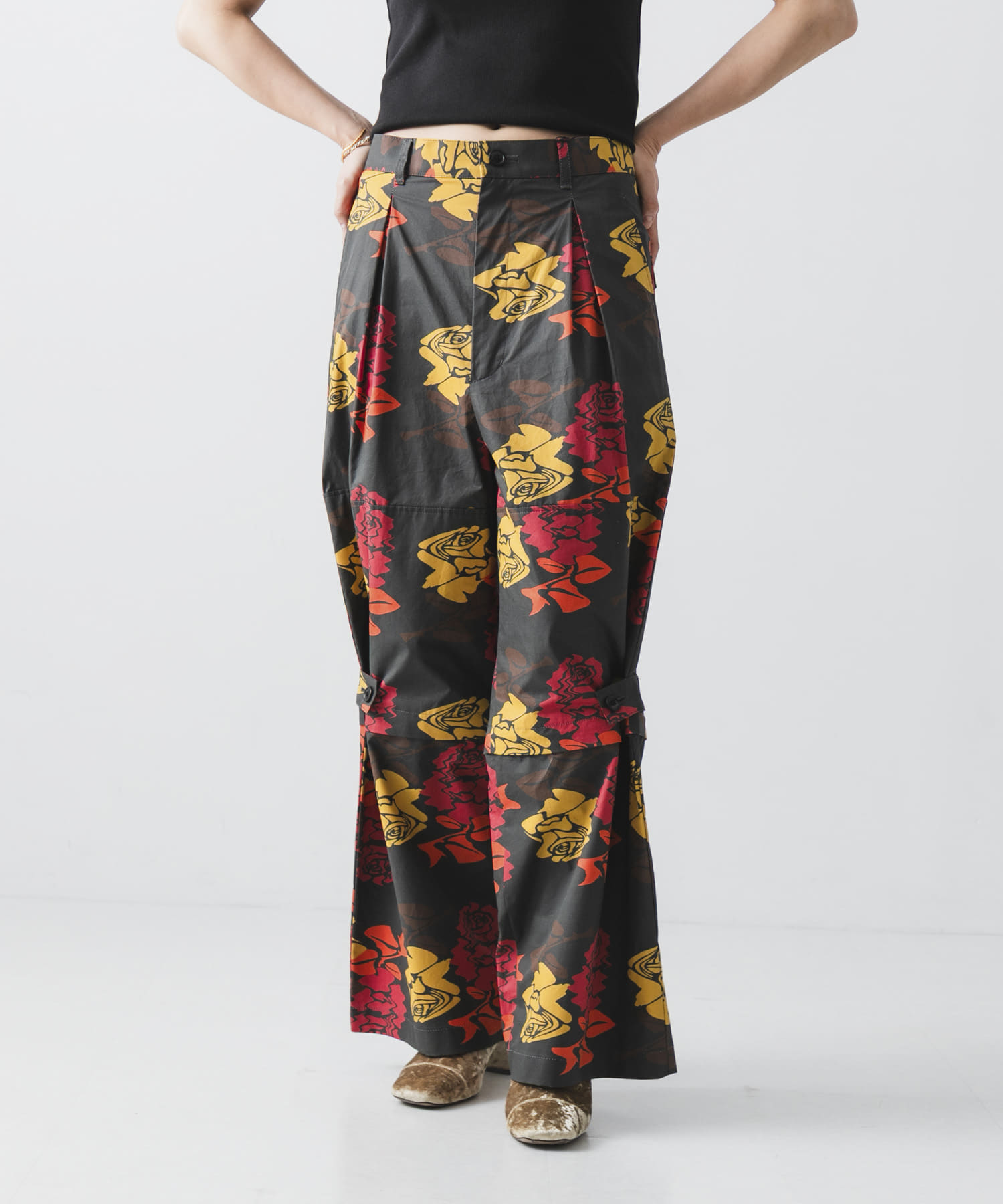 COGNOMEN　W.FANTASISTA FLOWER PANTS CHARCOAL S