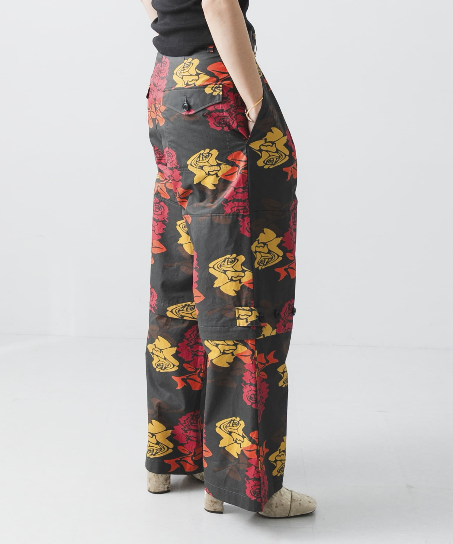 COGNOMEN　W.FANTASISTA FLOWER PANTS CHARCOAL M