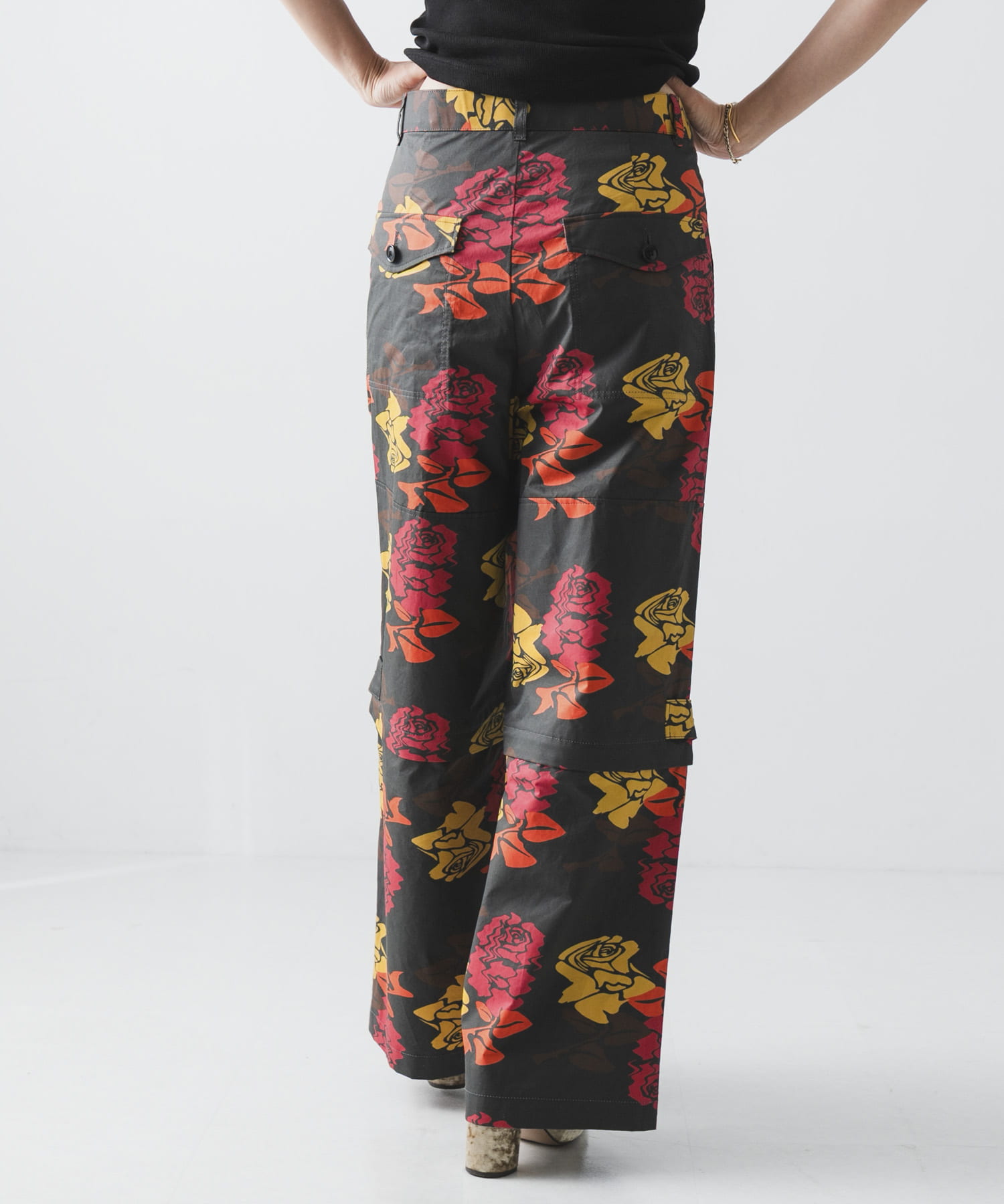 COGNOMEN　W.FANTASISTA FLOWER PANTS CHARCOAL M