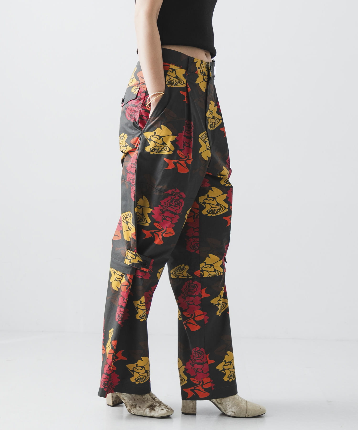 COGNOMEN　W.FANTASISTA FLOWER PANTS CHARCOAL M