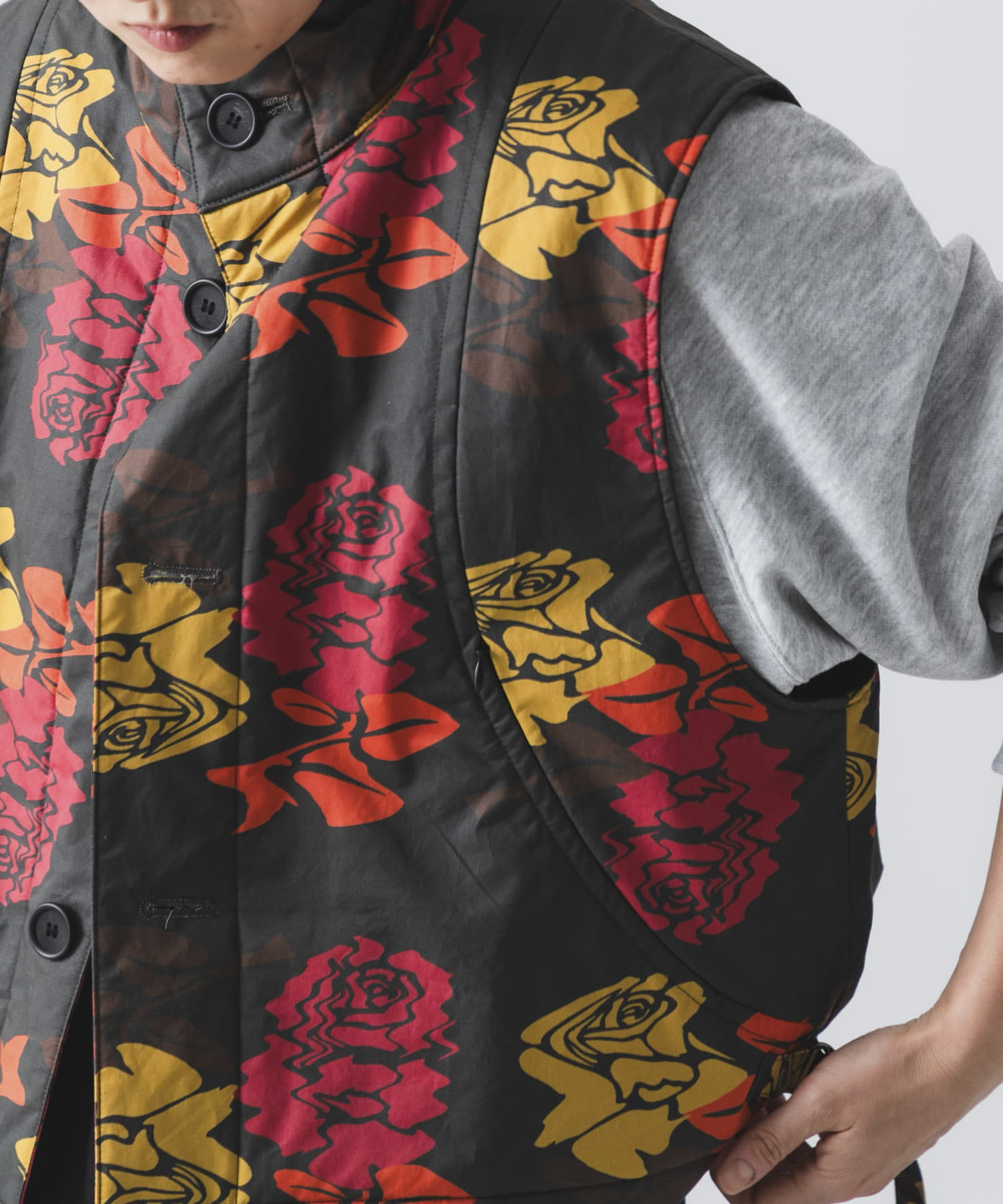 COGNOMEN　W.FANTASISTA FLOWER VEST CHARCOAL Free