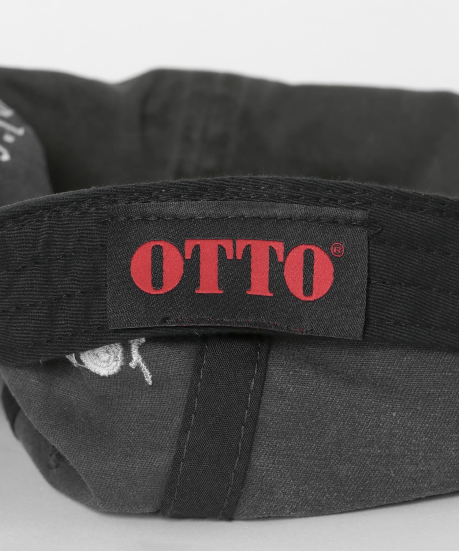 South2 West8　STRAP BACK CAP-SS Black One