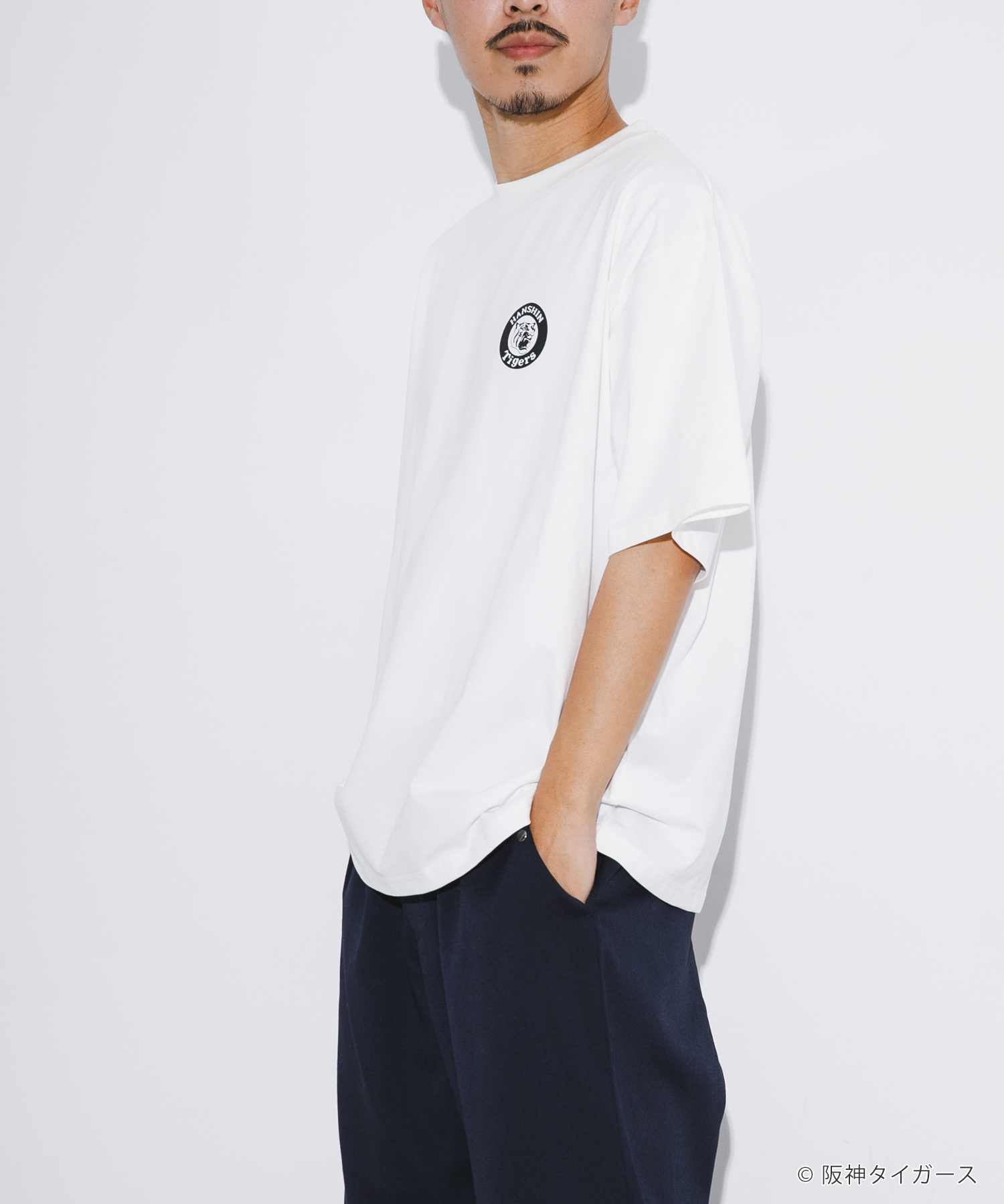 阪神タイガース×亀井雅文×UR　Tシャツ WHITE M