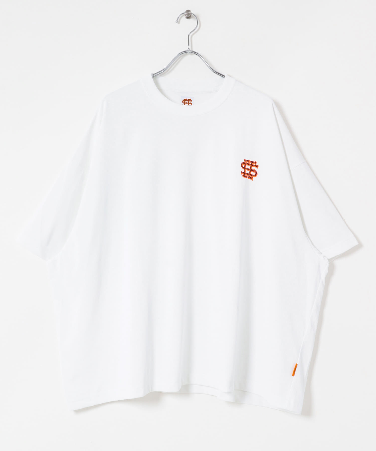 SEE SEE TECH SUPER BIG FLAT SS T(M WHITE): トップス｜URBAN