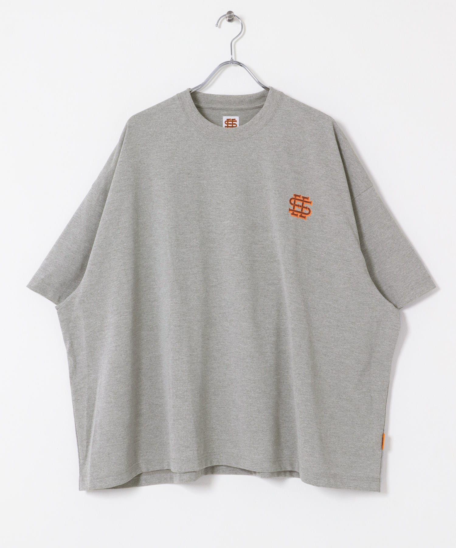 SEE SEE TECH SUPER BIG FLAT SS T(M WHITE): トップス｜URBAN