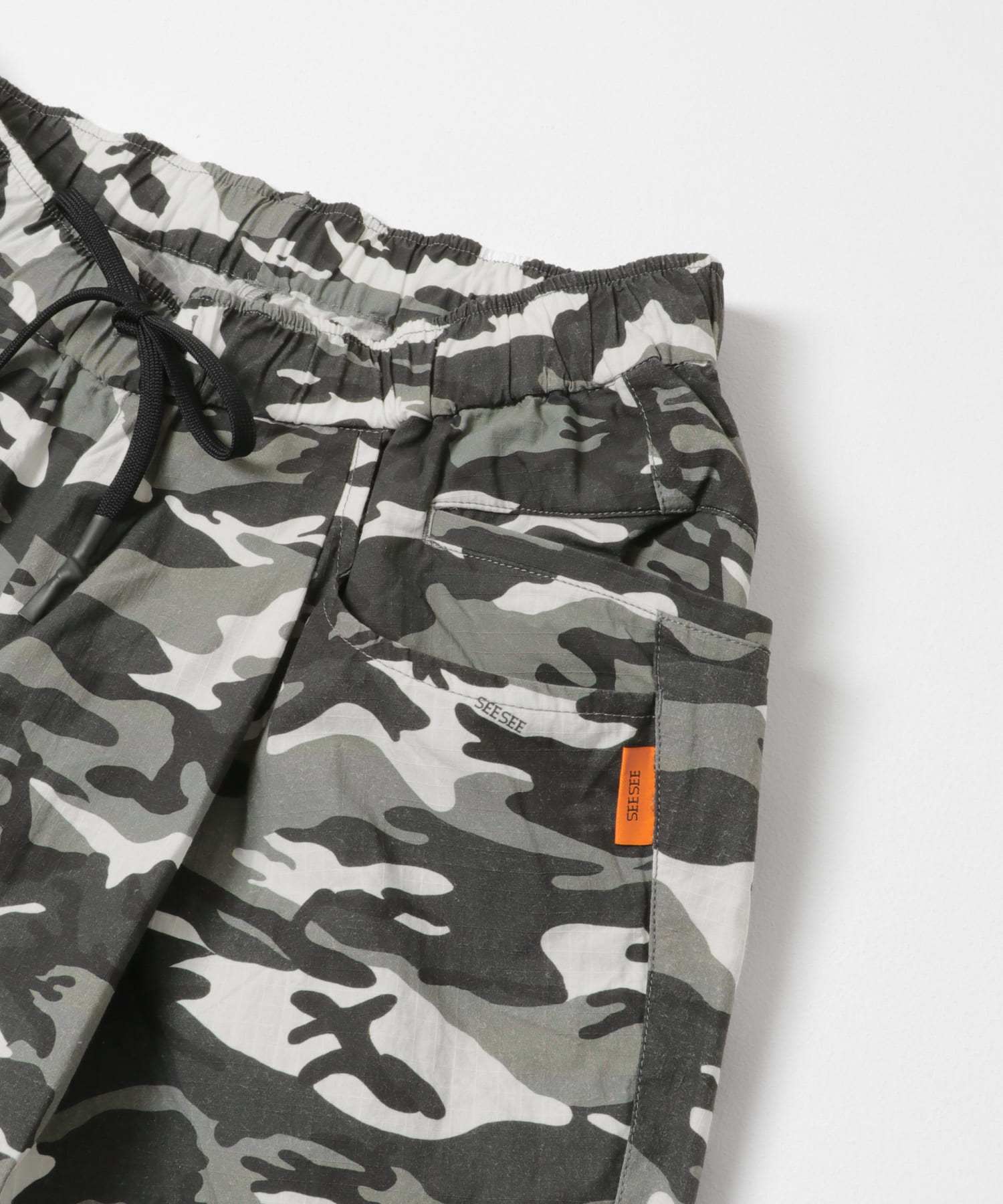 SEE SEE　WIDE TAPERED EASY PANTS BLACK CAMO M