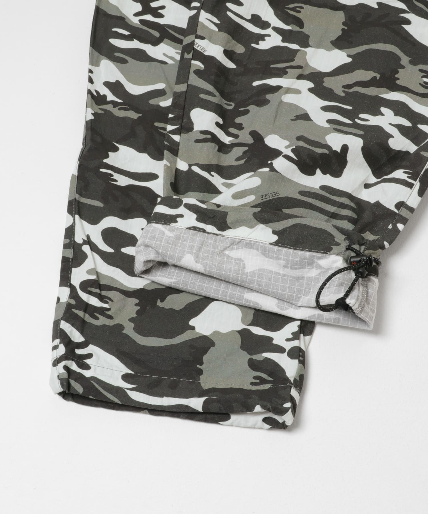 SEE SEE　WIDE TAPERED EASY PANTS BLACK CAMO M
