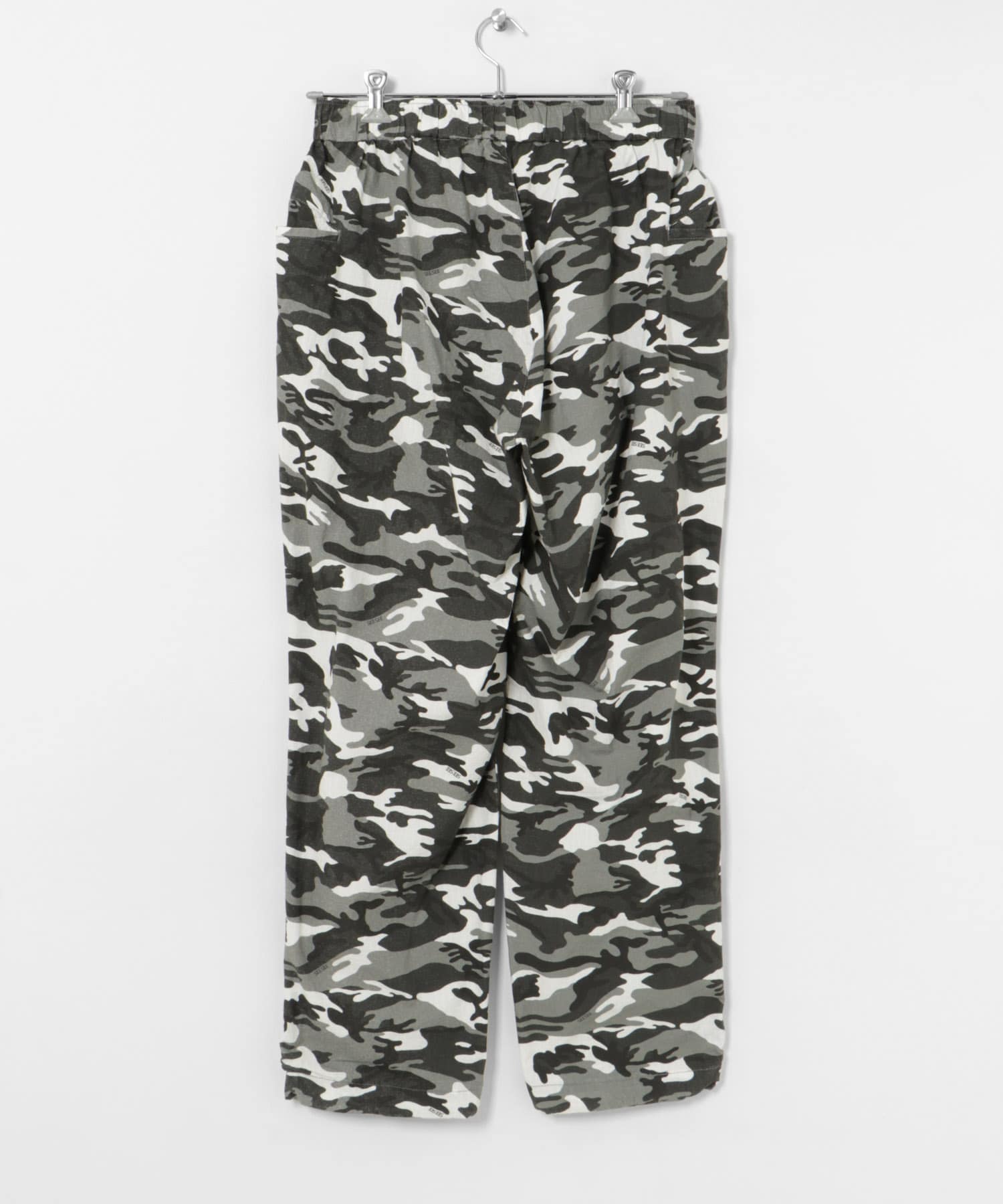 SEE SEE　WIDE TAPERED EASY PANTS BLACK CAMO M