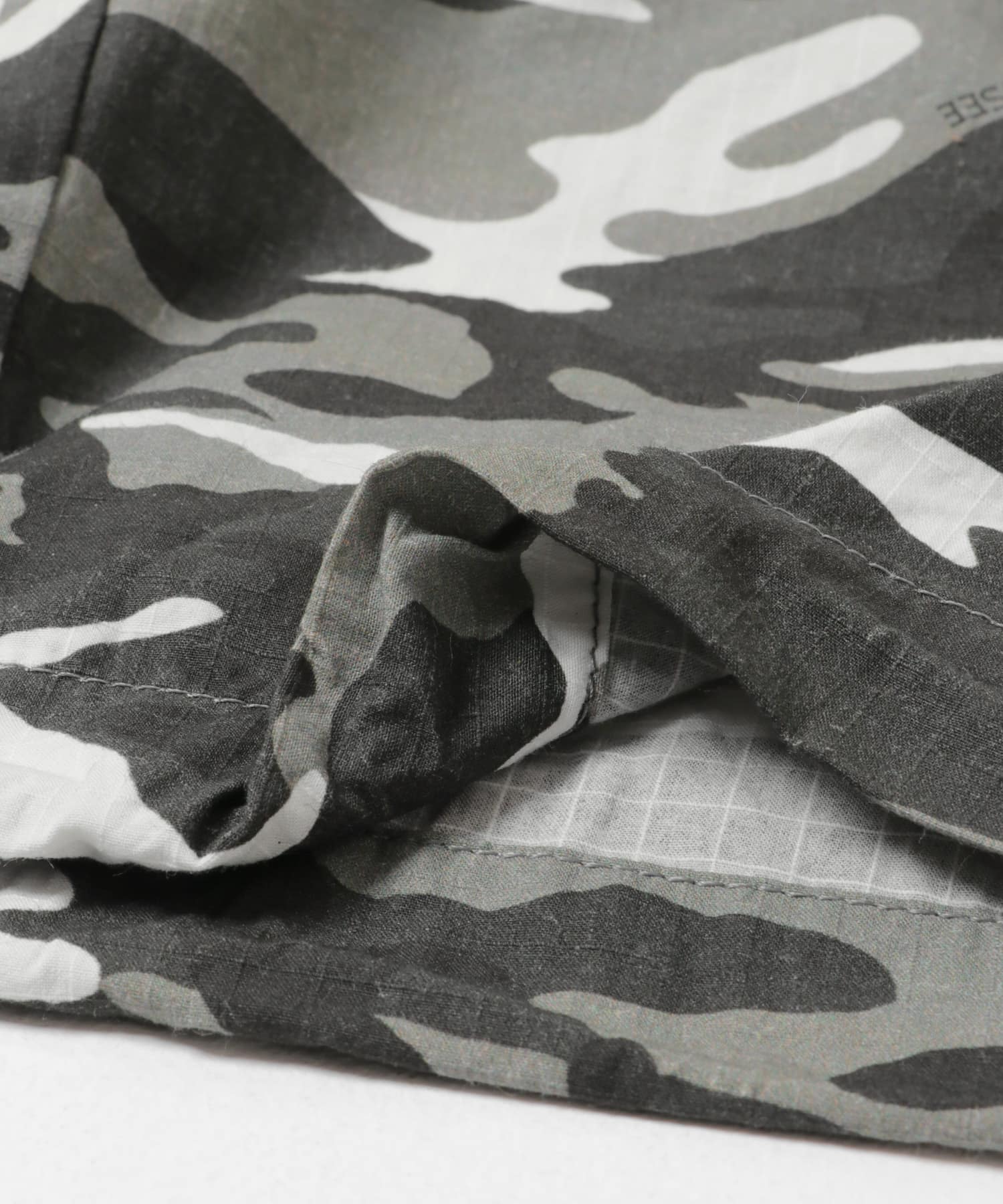 SEE SEE　WIDE TAPERED EASY PANTS BLACK CAMO M