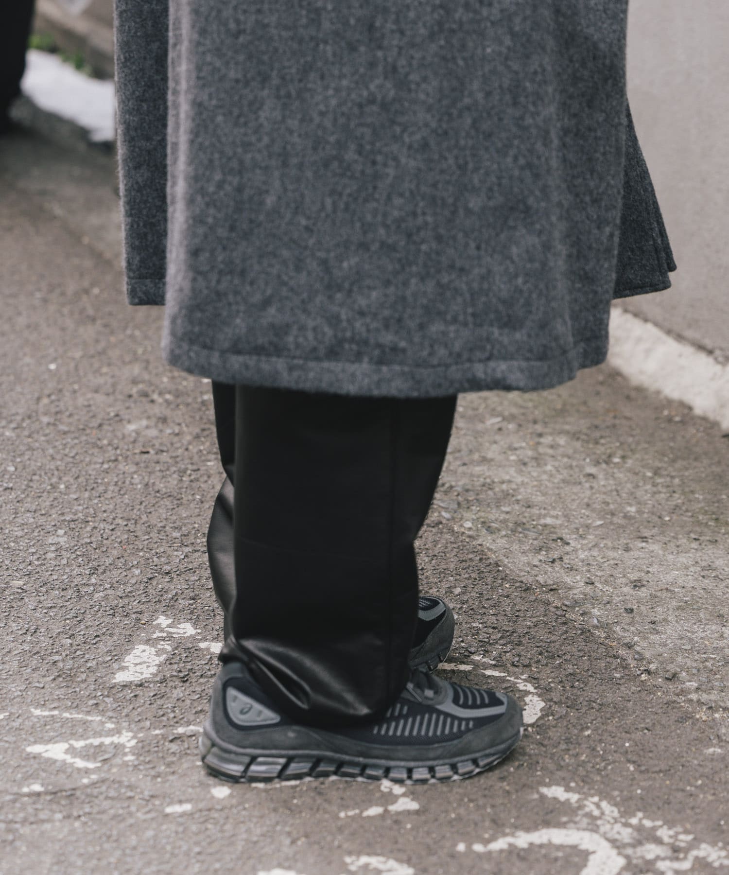 UNTRACE　レザーイージーストレートパンツ BLACK 1