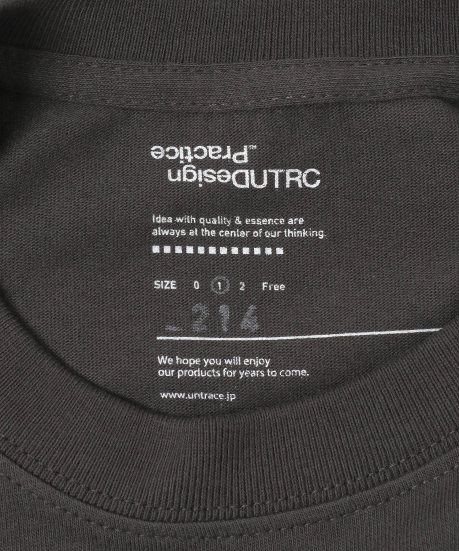 UNTRACE　グラフィック tee L/S 4 CHARCOAL 1