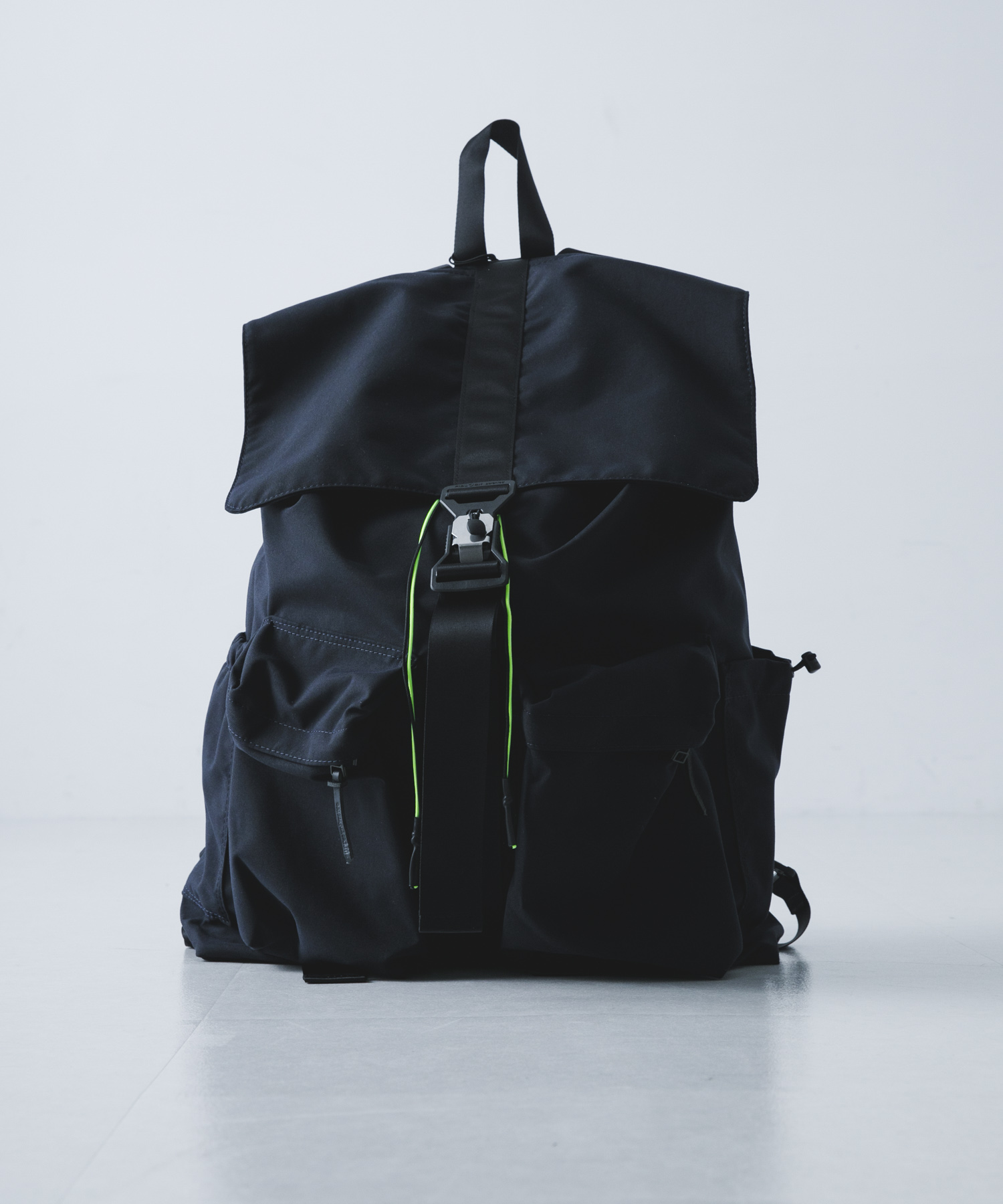 UNTRACE　ナップパック 2 DARK NAVY one