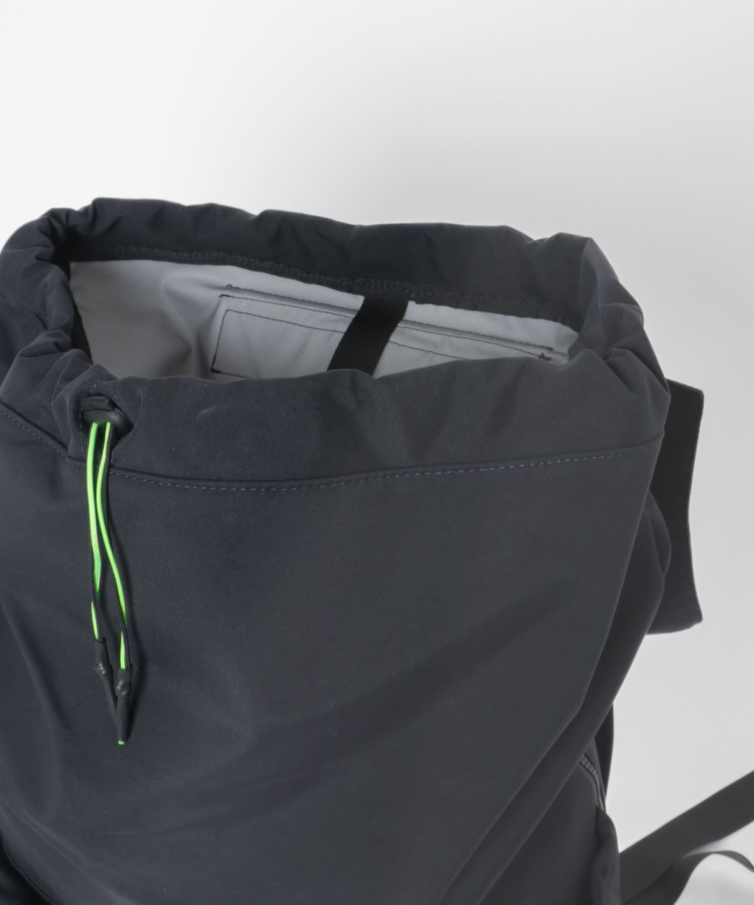 UNTRACE　ナップパック 2 DARK NAVY one