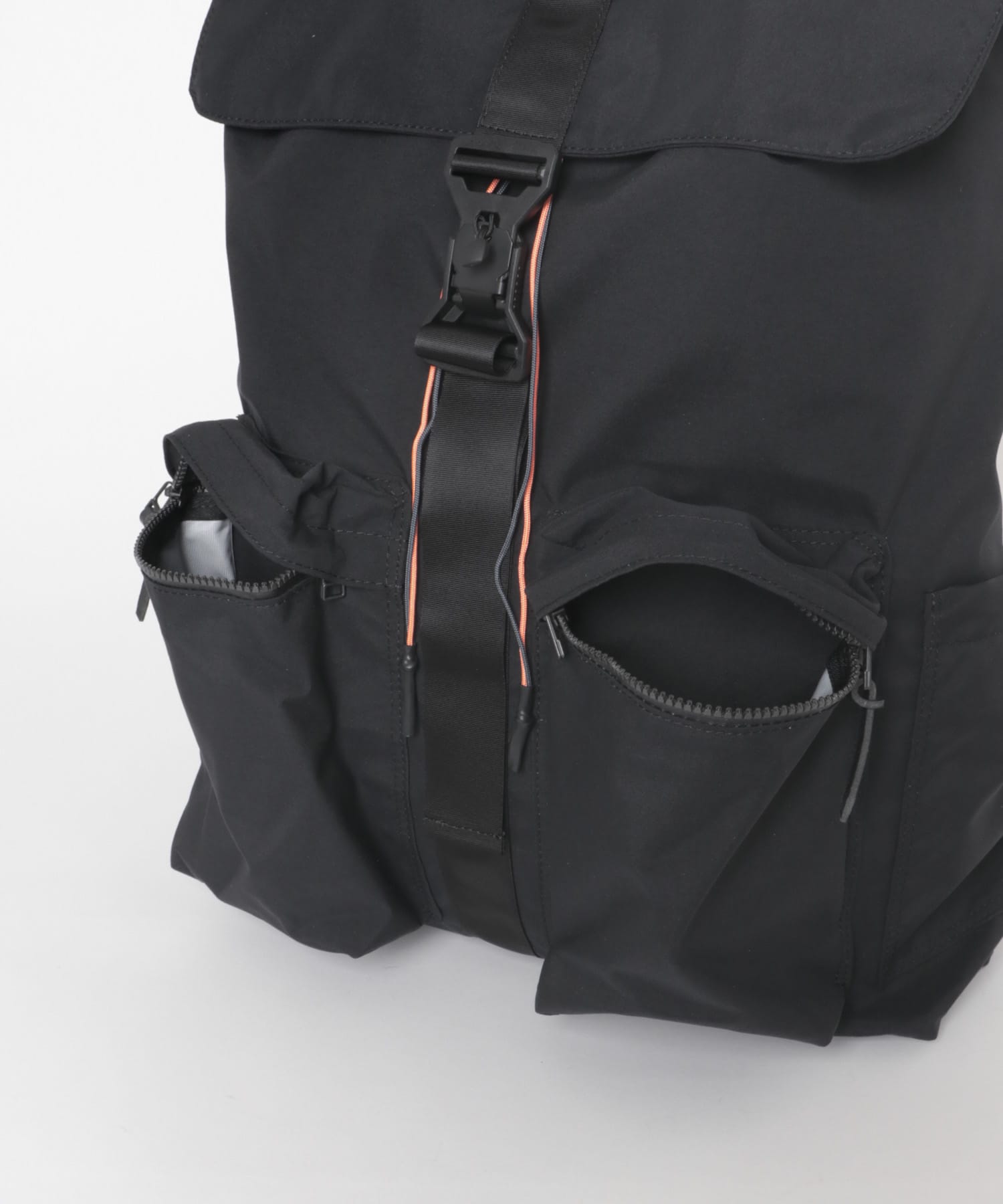 UNTRACE　ナップパック 2 BLACK one