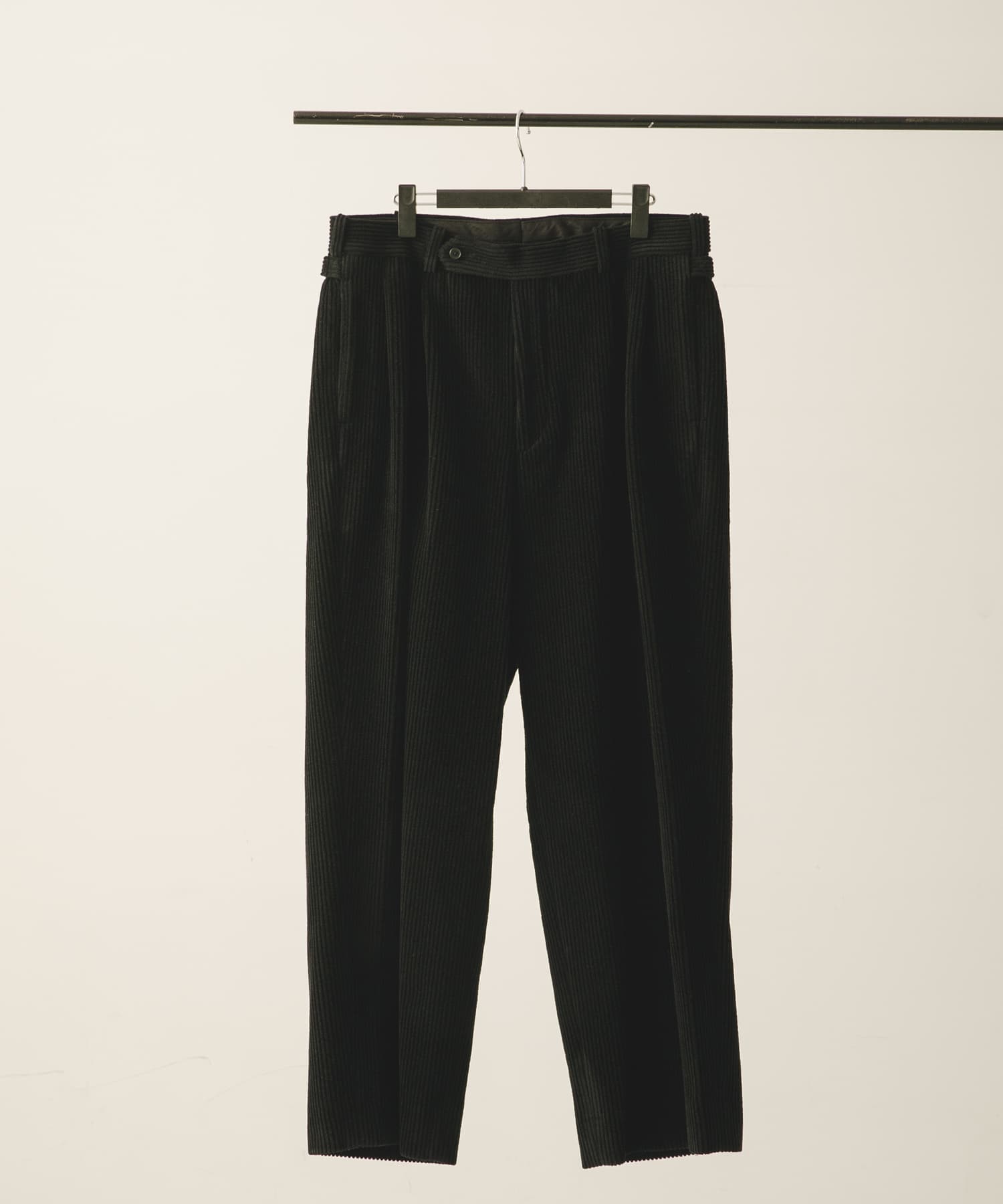 A PRESSE　Wool Corduroy Wide Tapered Trousers