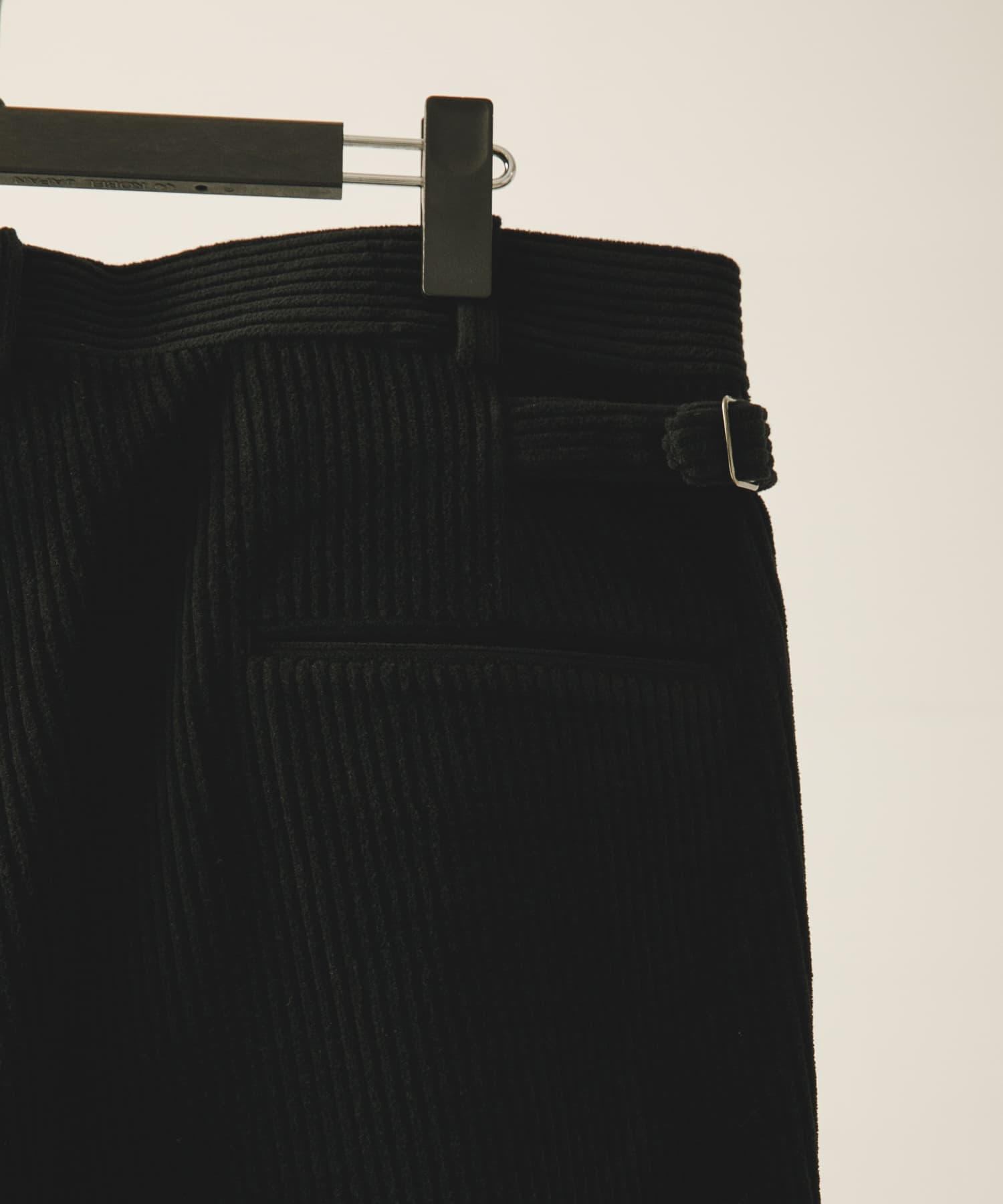 A PRESSE　Wool Corduroy Wide Tapered Trousers BLACK 2