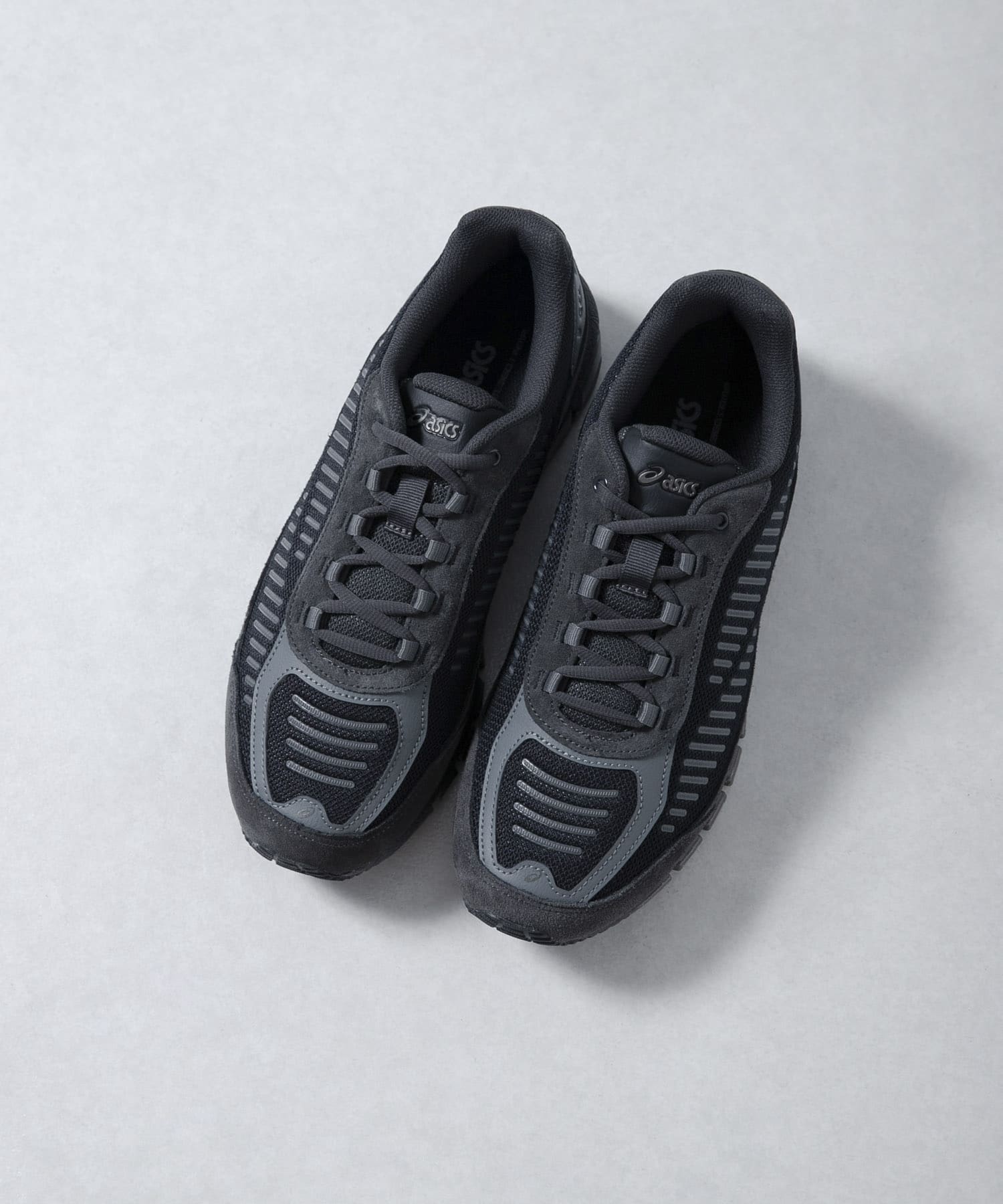 BLACK/GREY