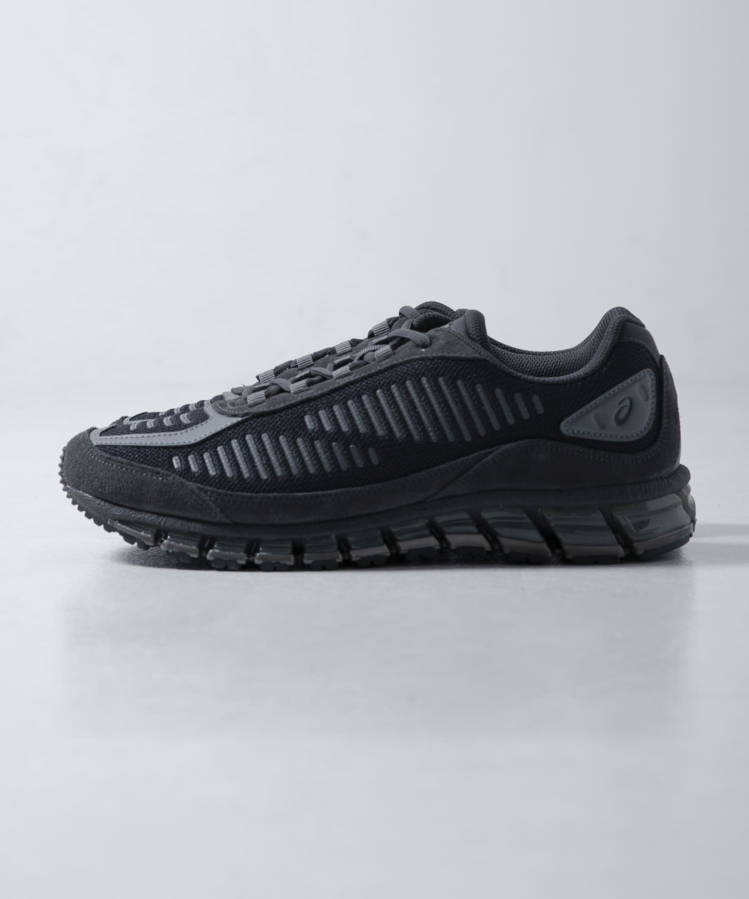 BLACK/GREY