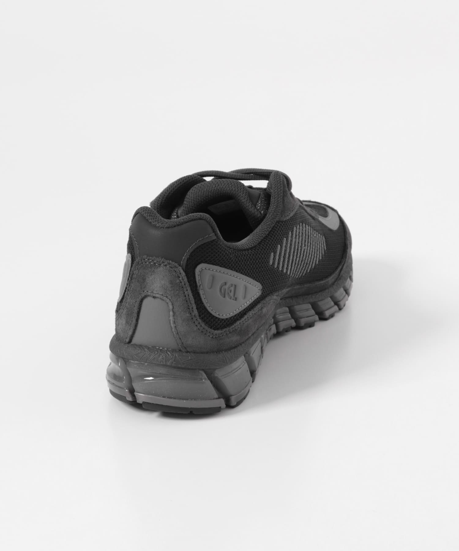 BLACK/GREY