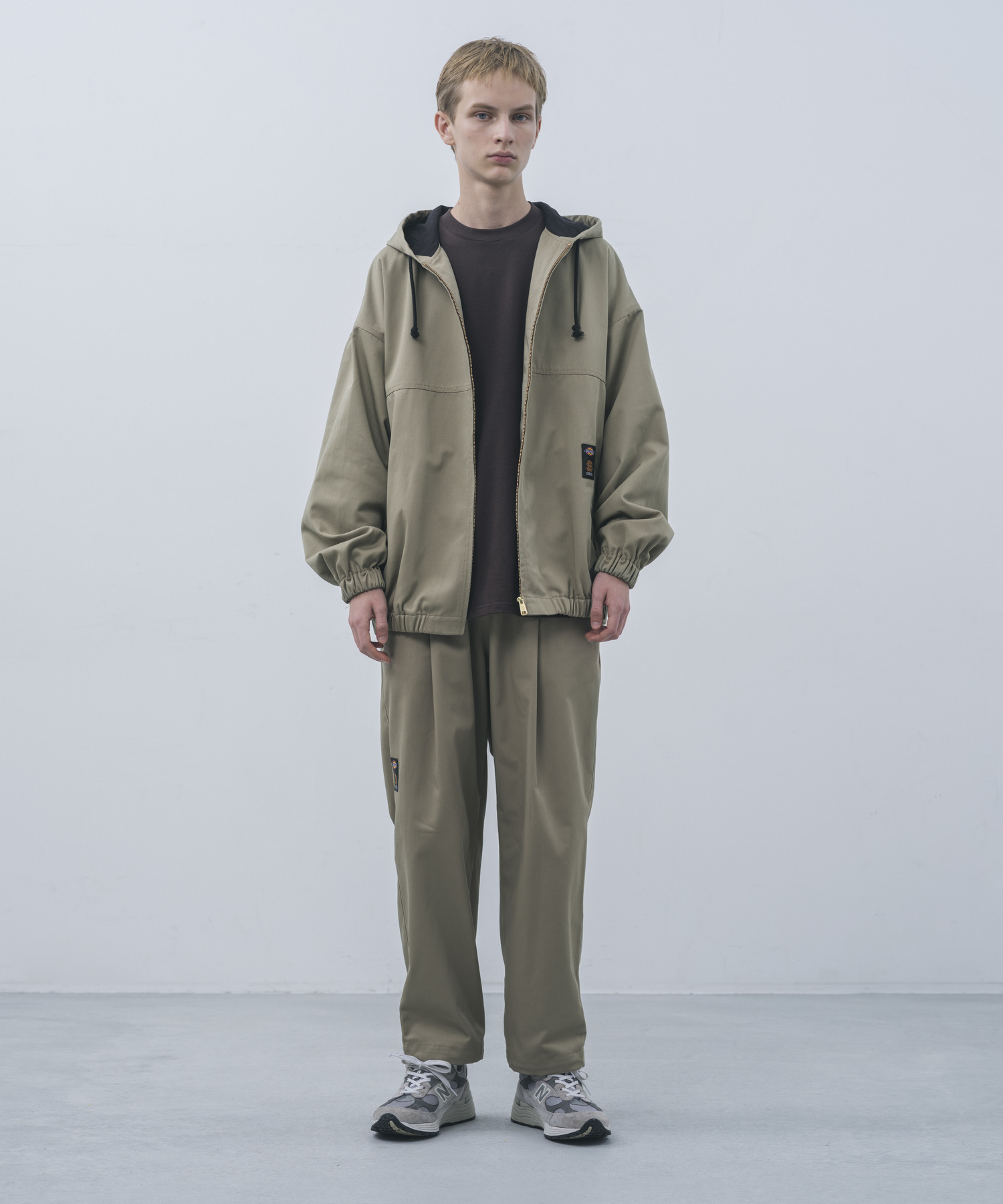 SEE SEE　WIDE TAPERED EASY PANTS KHAKI M