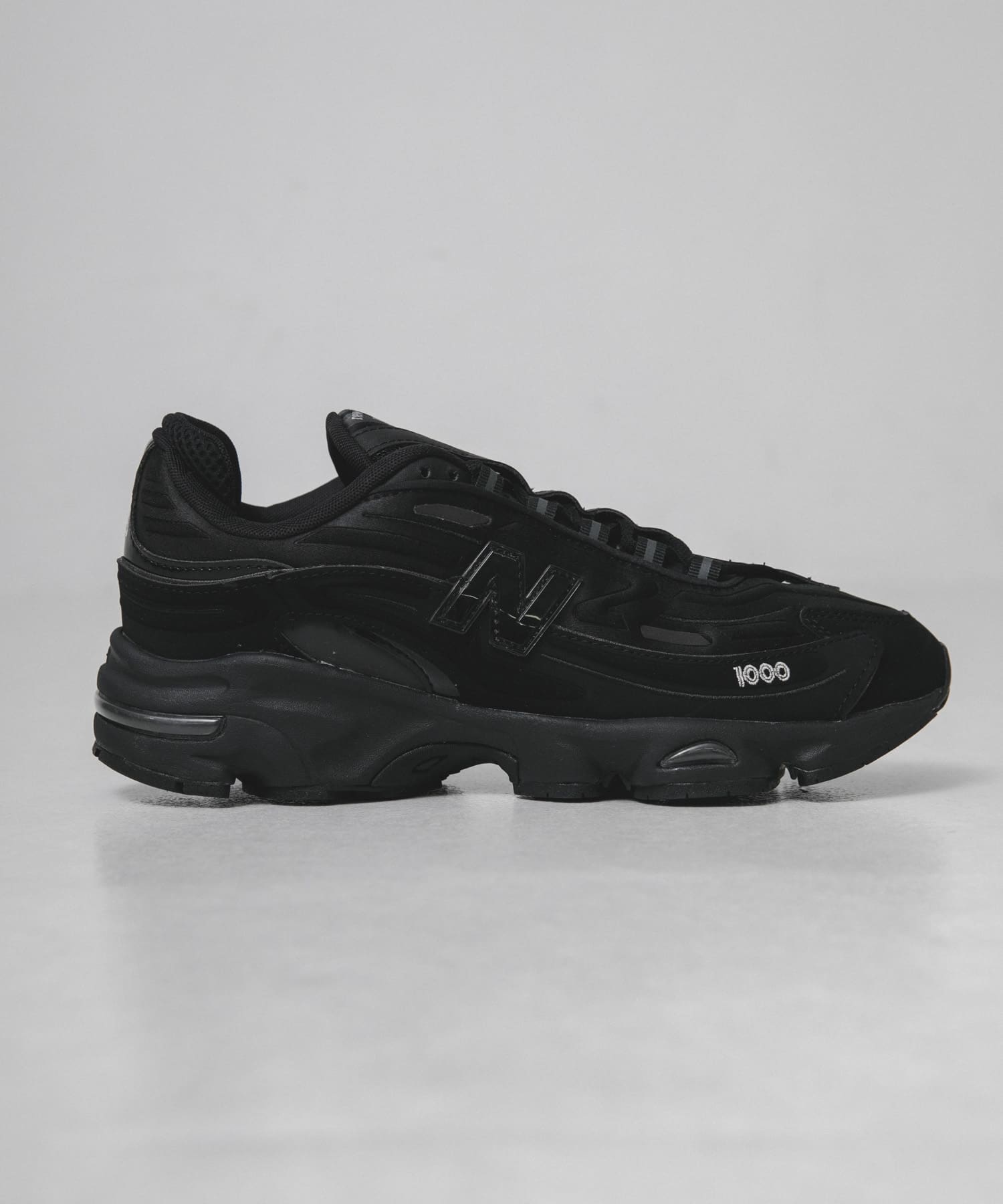 B (BLACK)