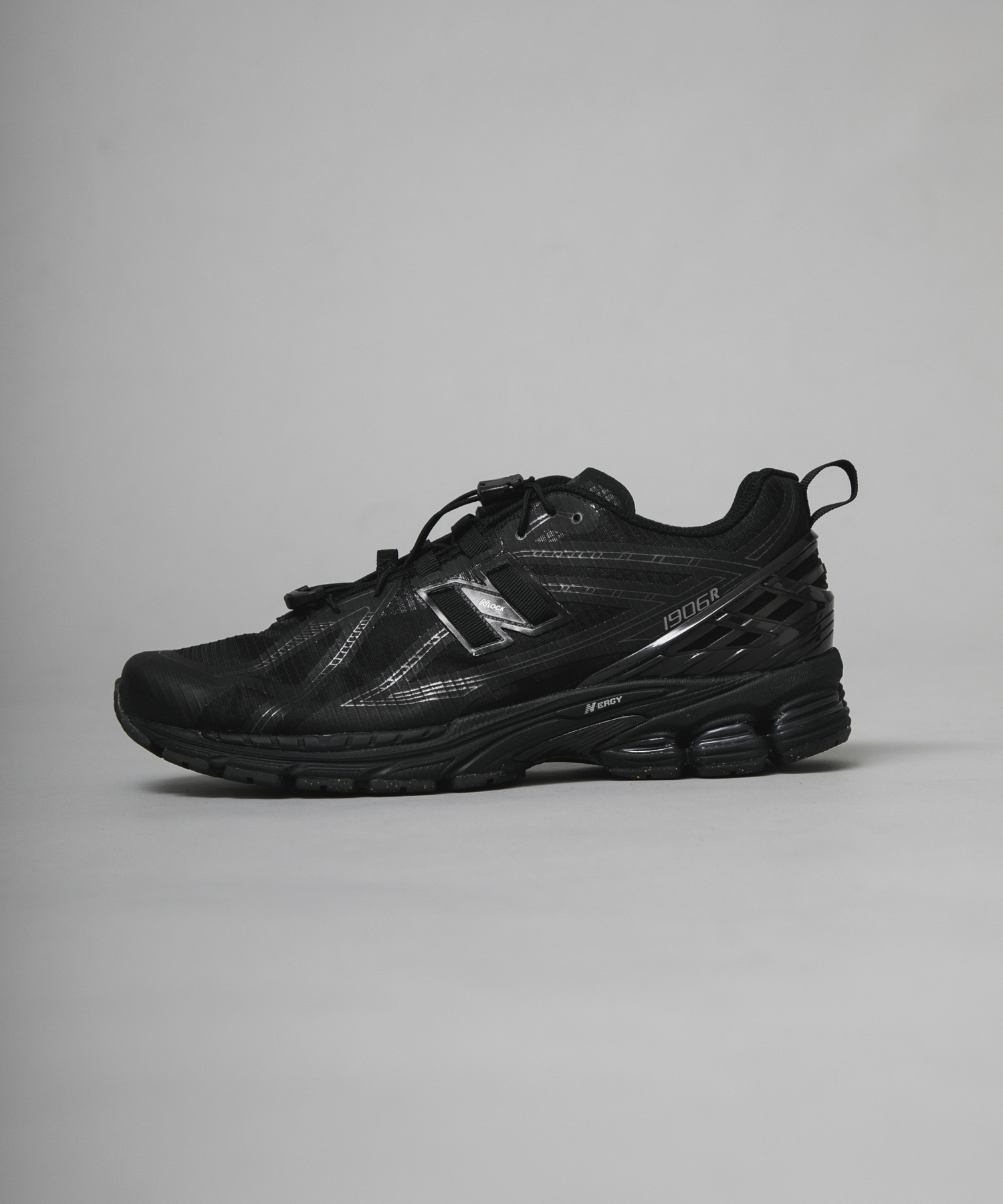 NEW BALANCE　1906R