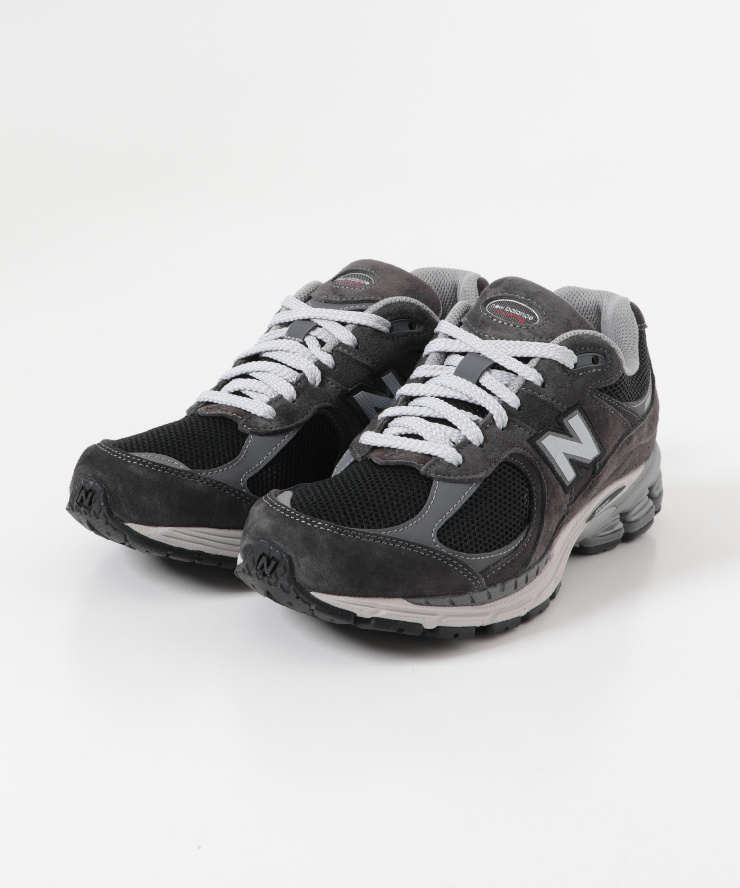 NEW BALANCE　2002R