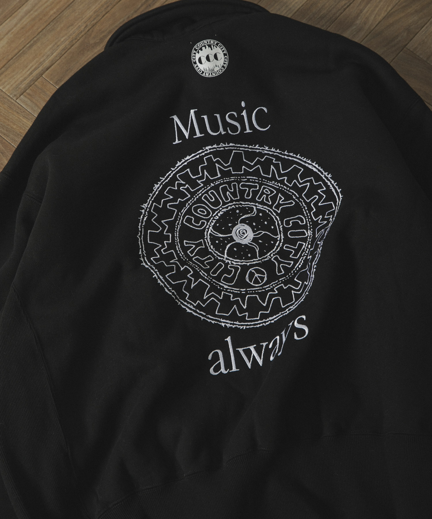 CITY COUNTRY CITY　EMB LOGO HAFE ZIP SWEAT BLACK L