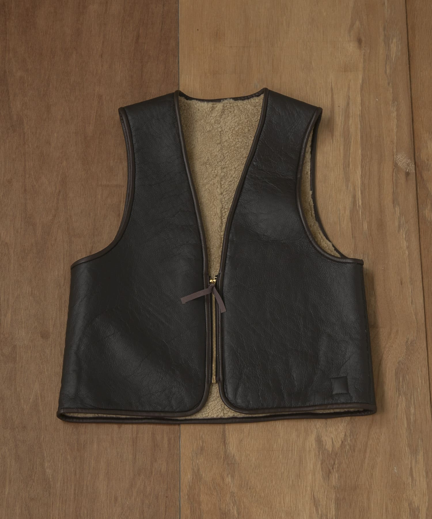 Gurank　Lamb skin vest