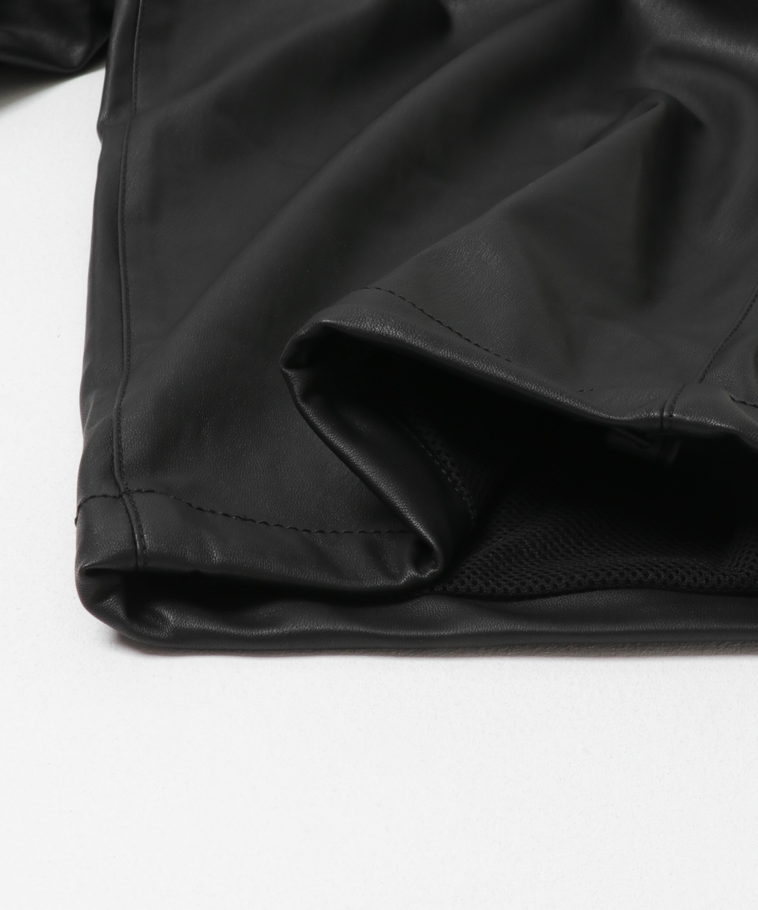 DAIWA PIER39　TECH SYNTHETIC SKIN WINDBREAKER PANTS BLACK M