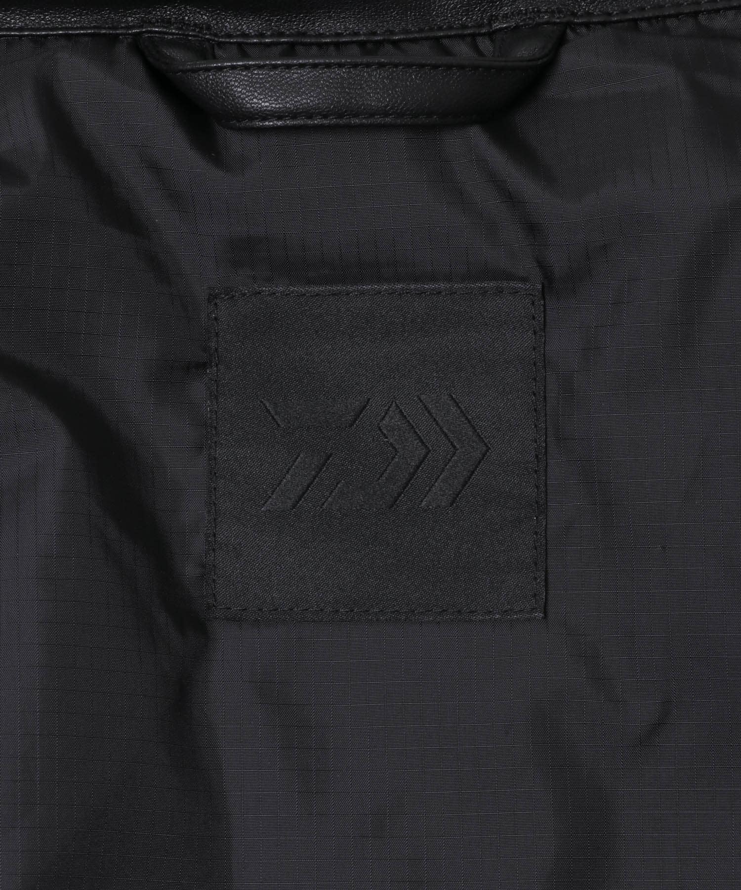 DAIWA PIER39　2WAY SYNTHETIC SKIN DOWN BLACK L