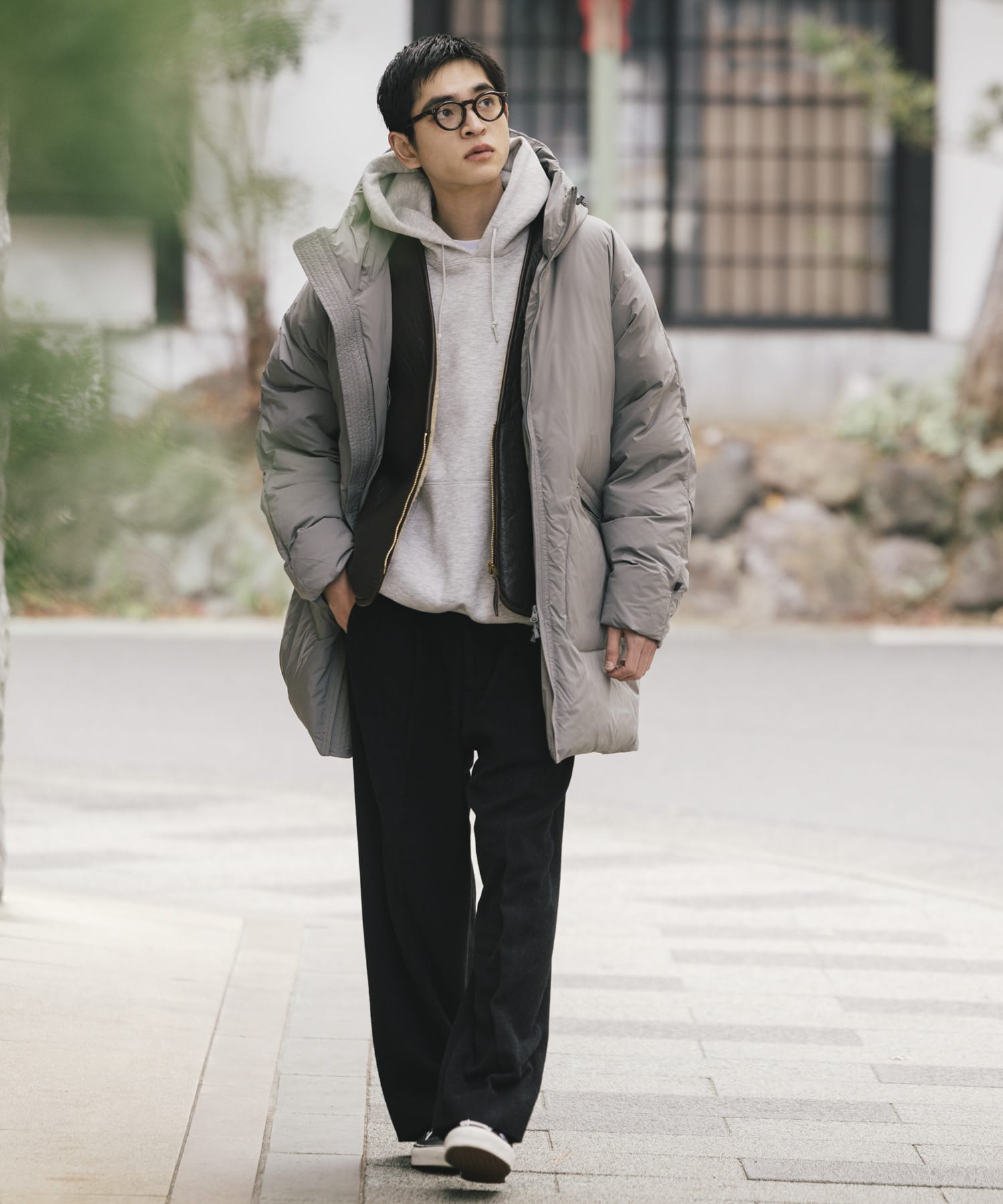GRAY