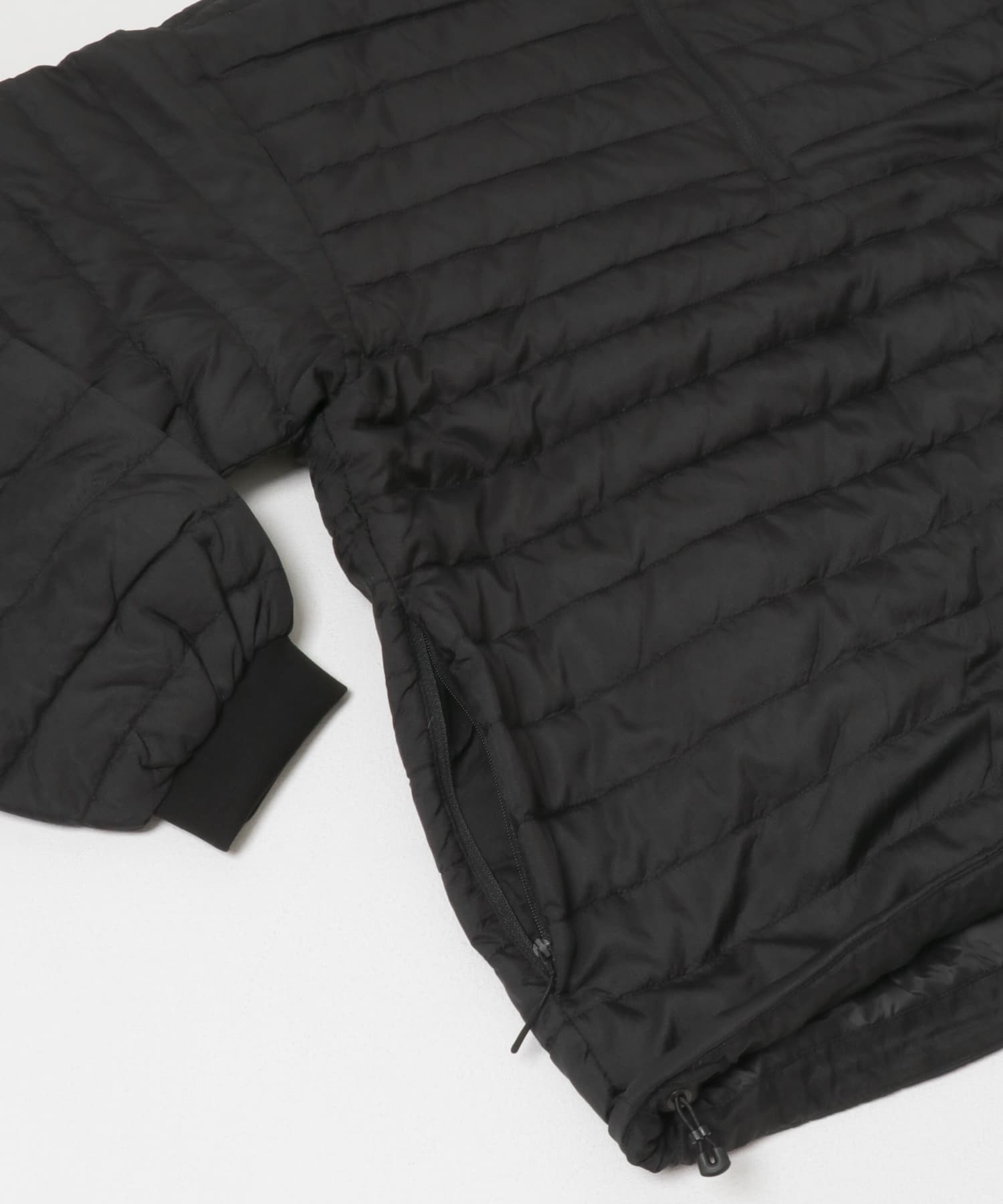 ES.1　Down sweater black M