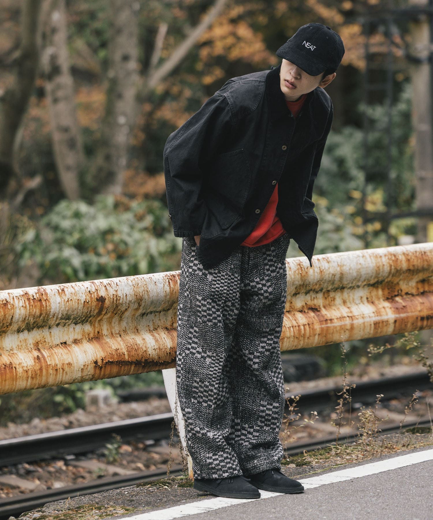 Black/W