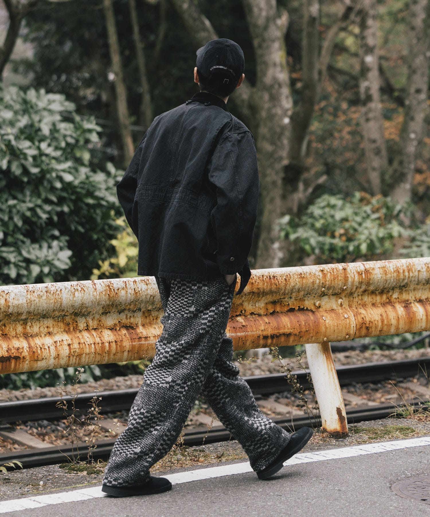 Black/W