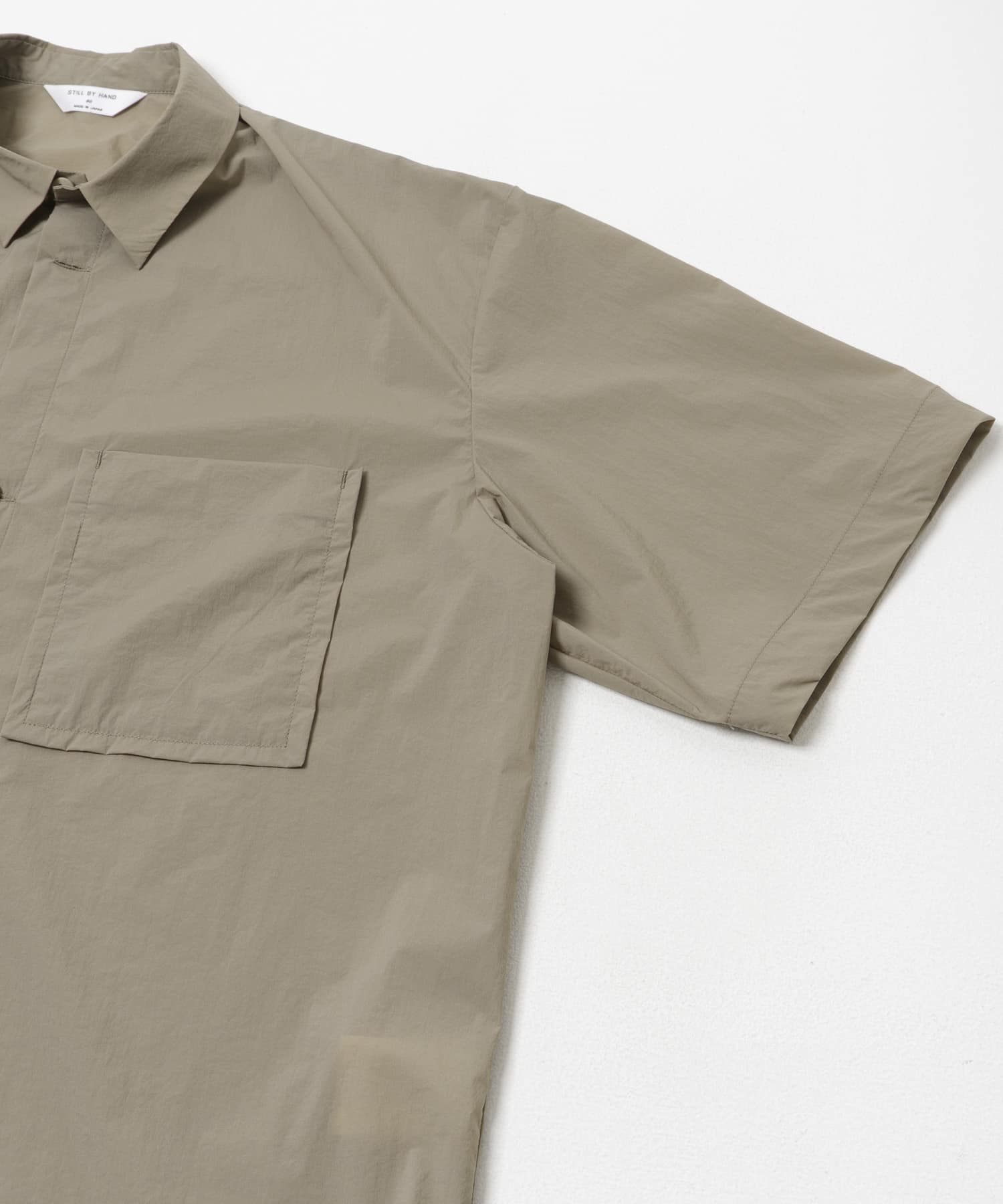 STILL BY HAND　ナイロンレギュラーカラーシャツ GREIGE 46