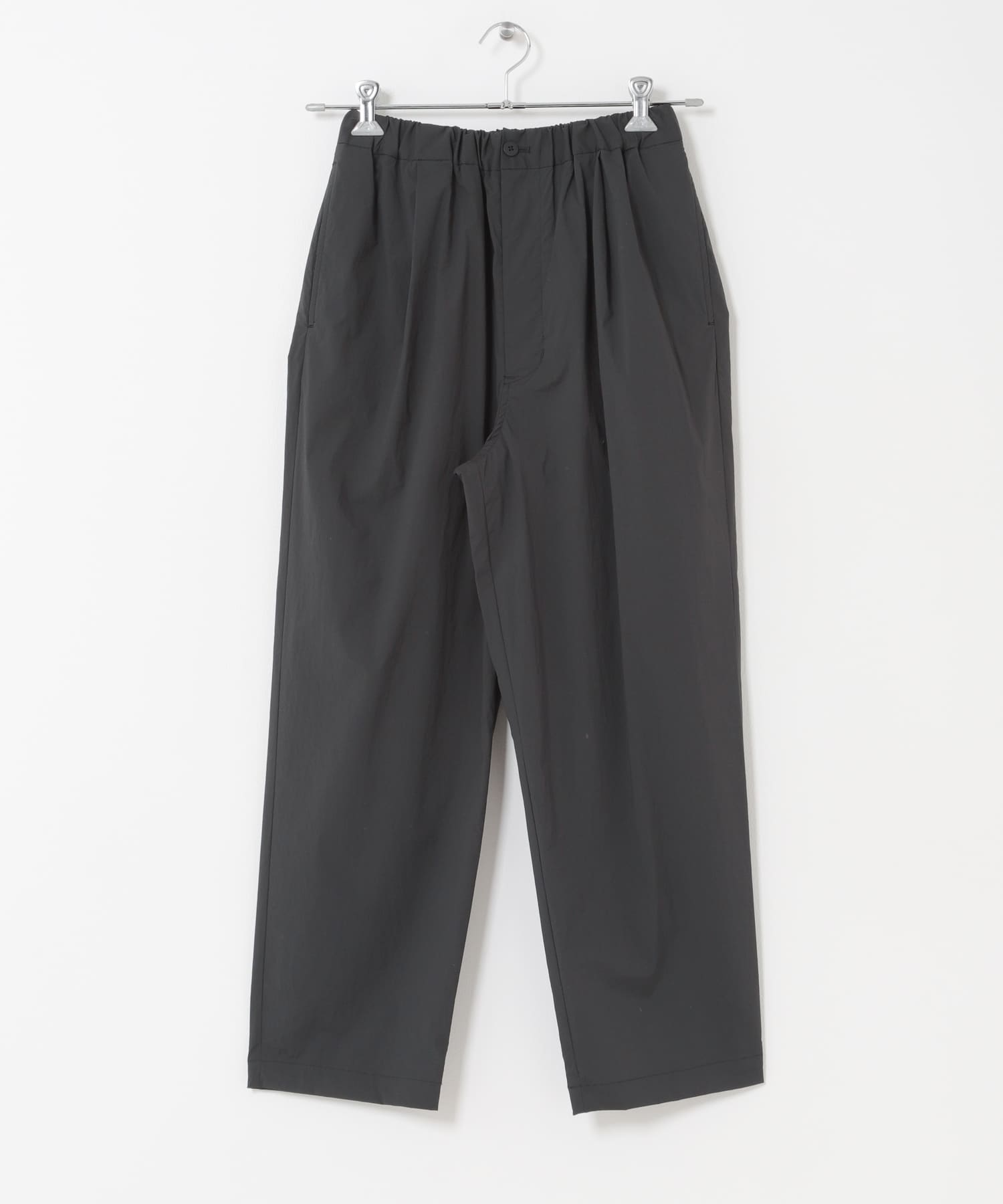 STILL BY HAND ナイロンテーパードパンツ(44 BLACK): ボトム｜URBAN