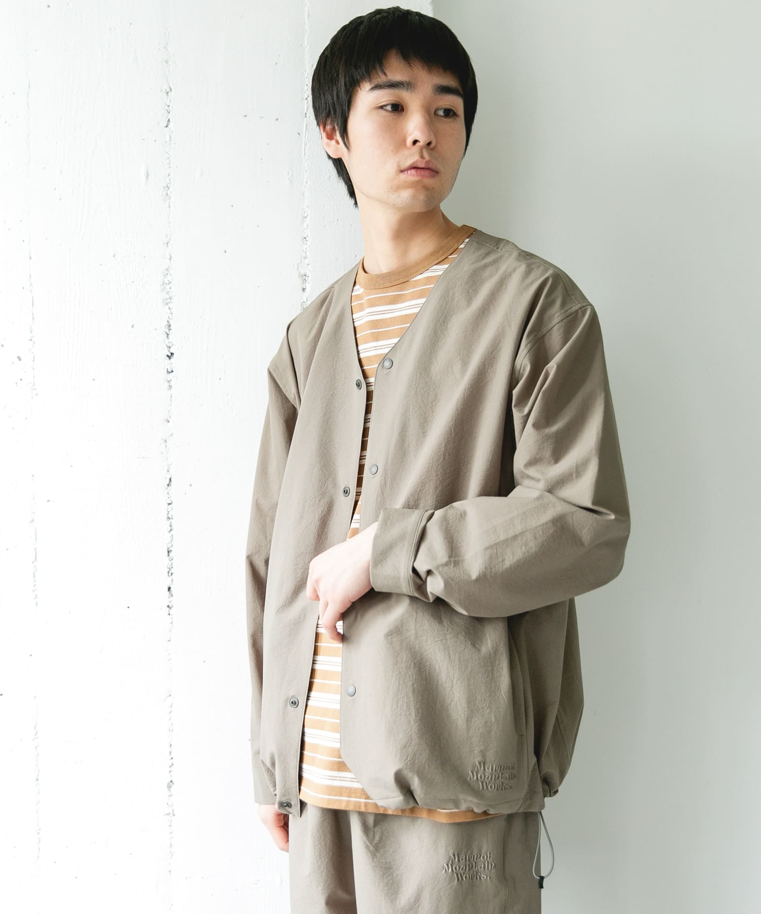 KHAKI