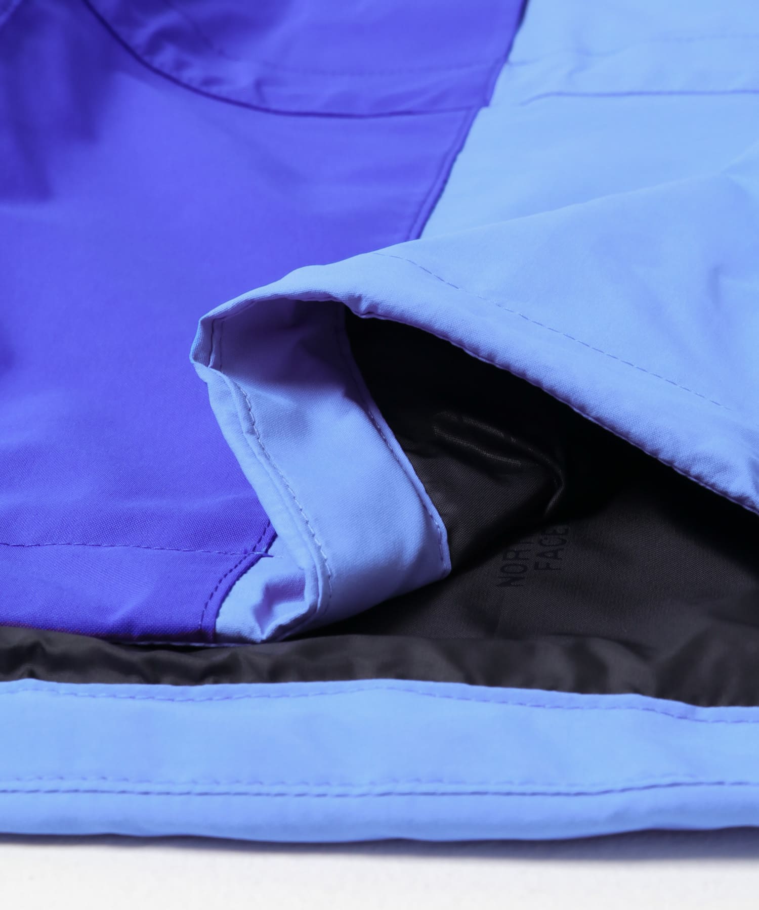 THE NORTH FACE　2000RETROMOUNTAINLIGHTJACKET MB L