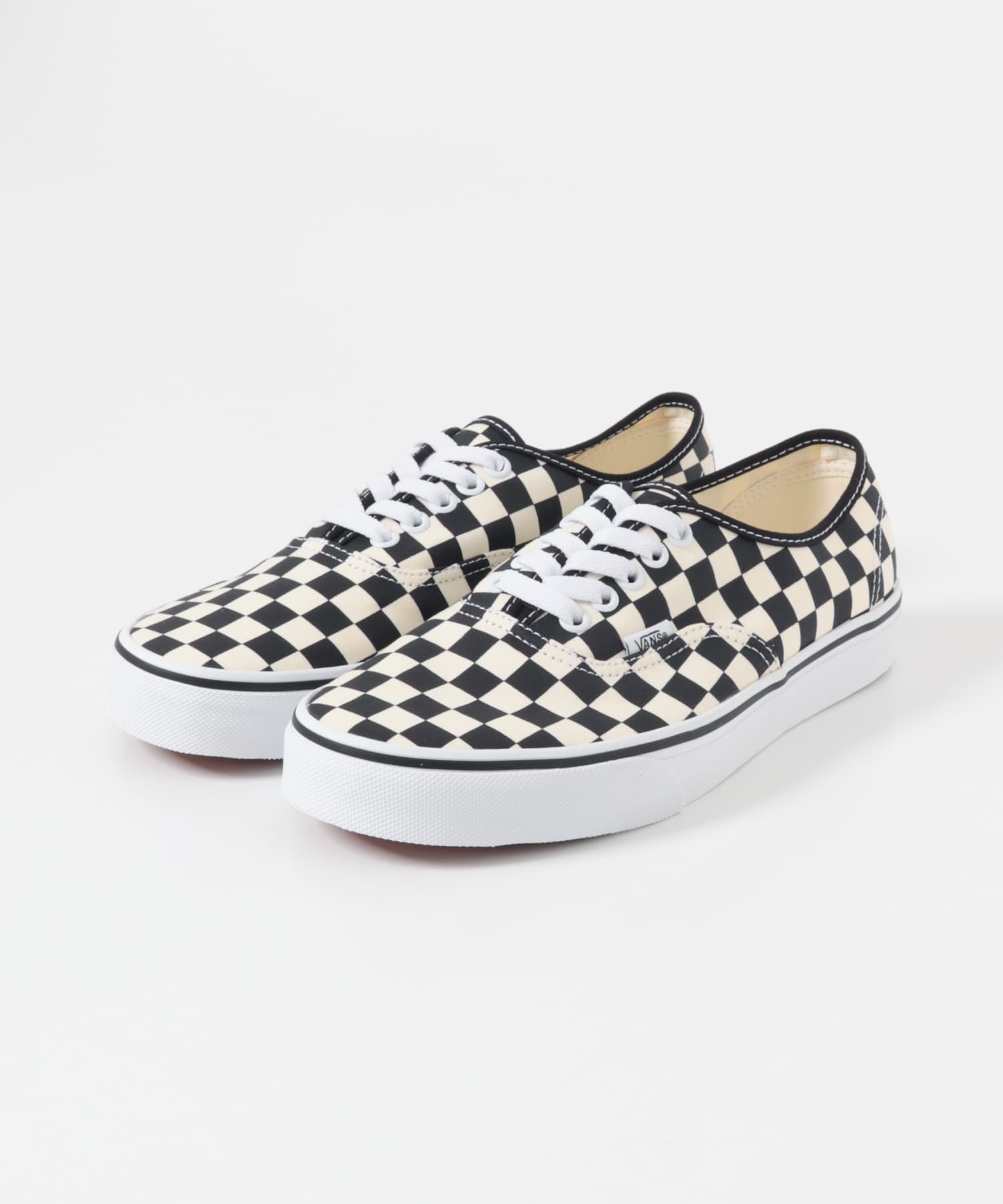 VANS　AUTHENTIC BLK/WHT 26