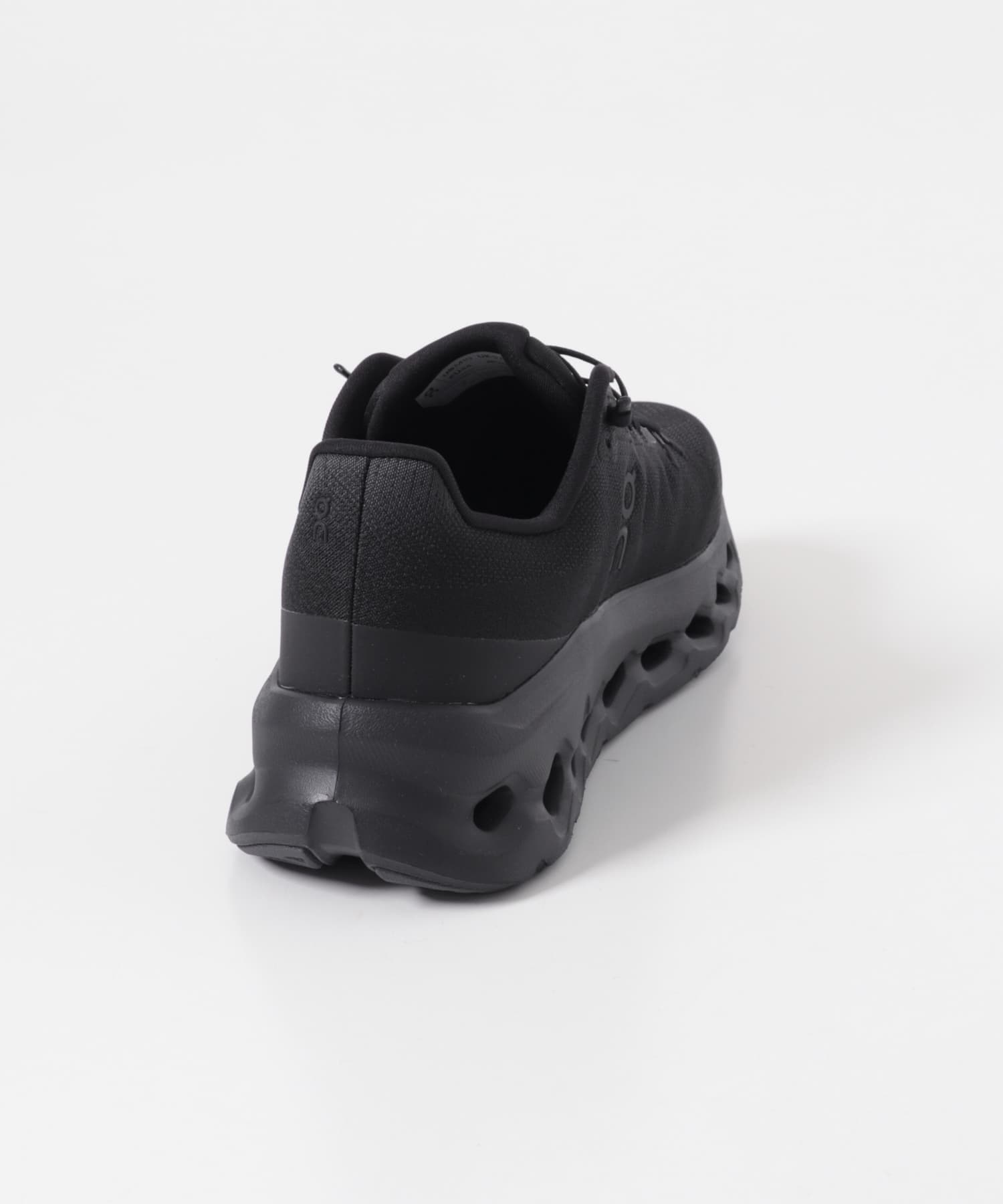 On　CLOUDTILT ECLIPSE/BK 26