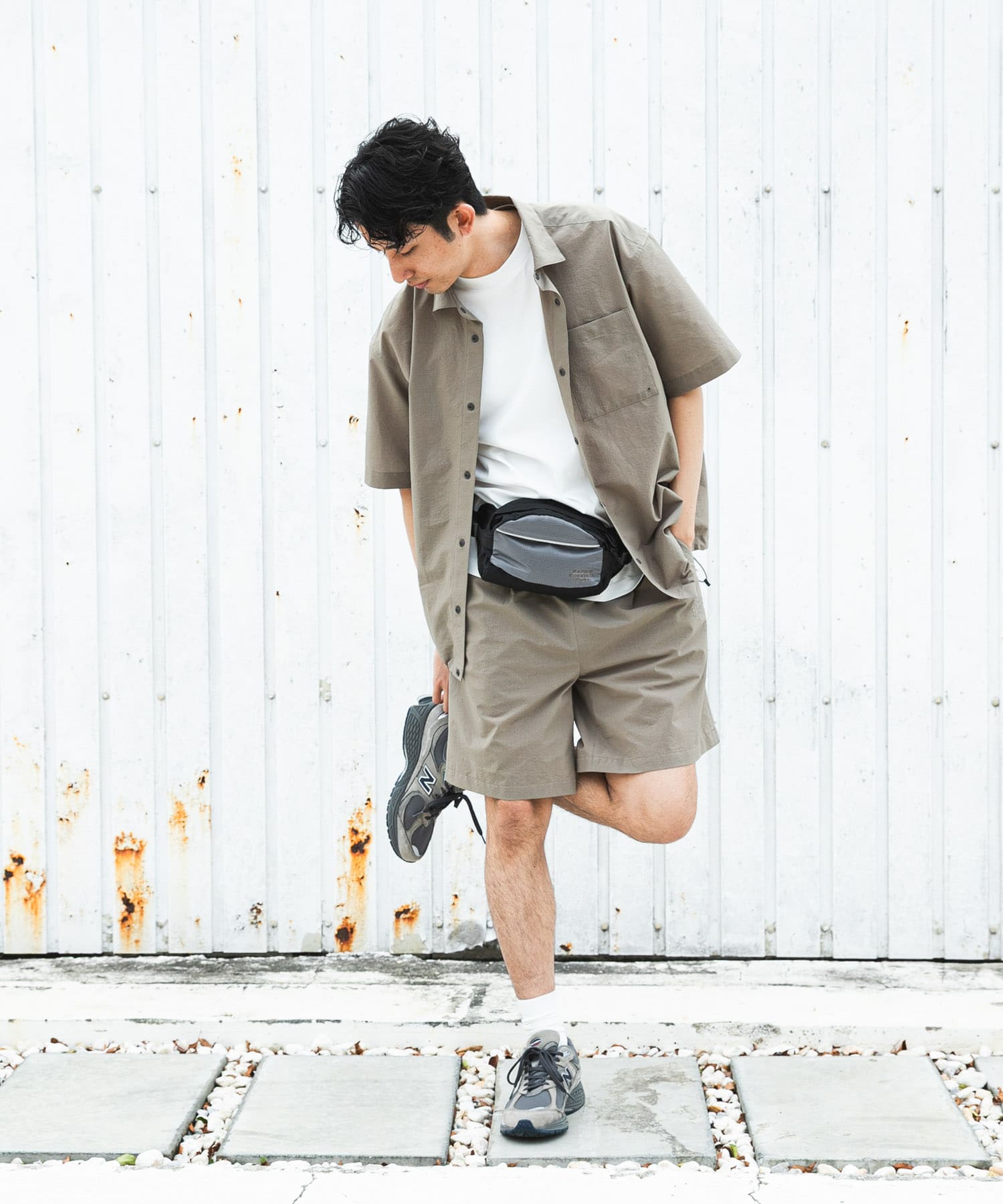 『別注』Marmot×DOORS　BODY BAG GRAY One