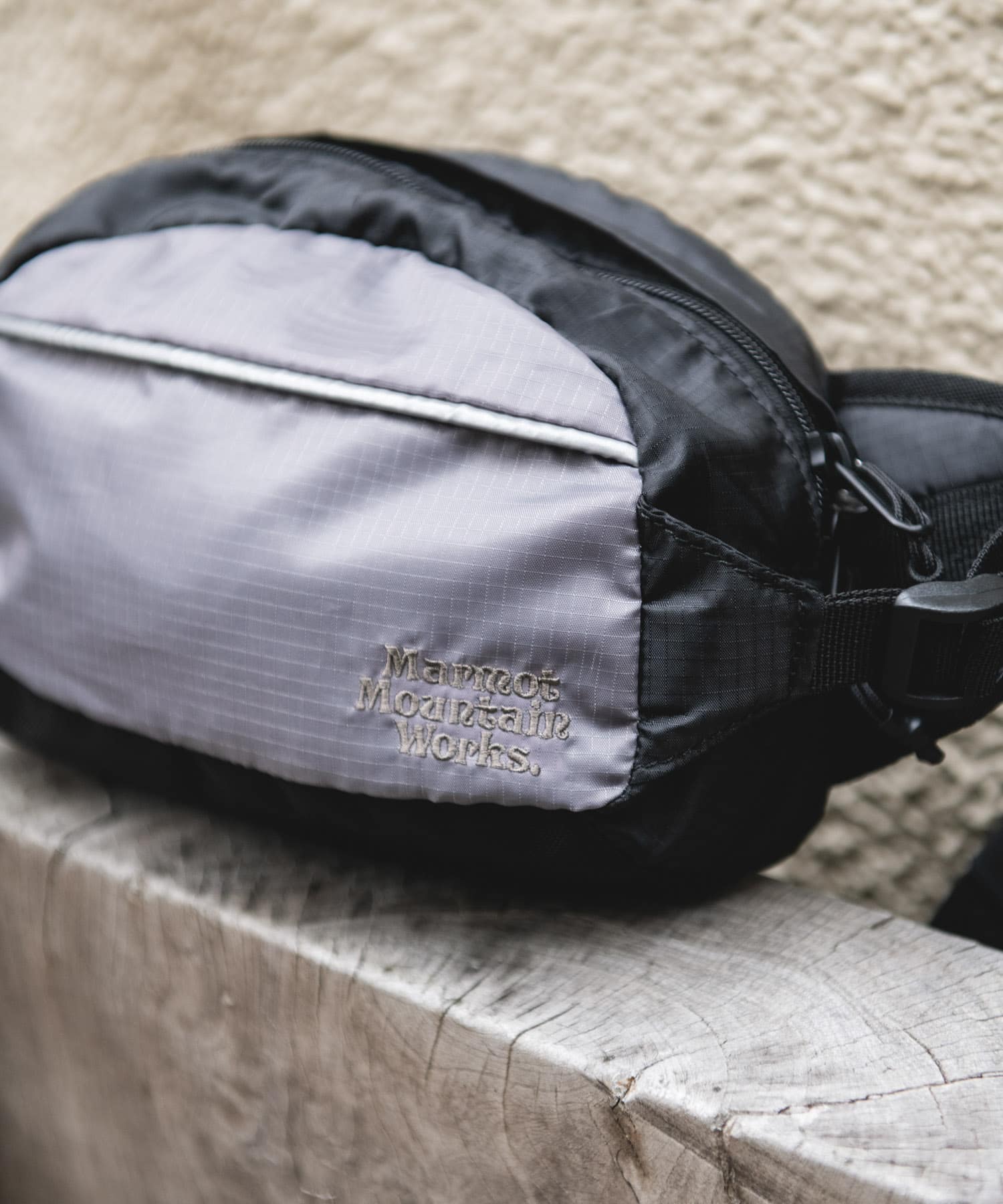 『別注』Marmot×DOORS　BODY BAG GRAY One
