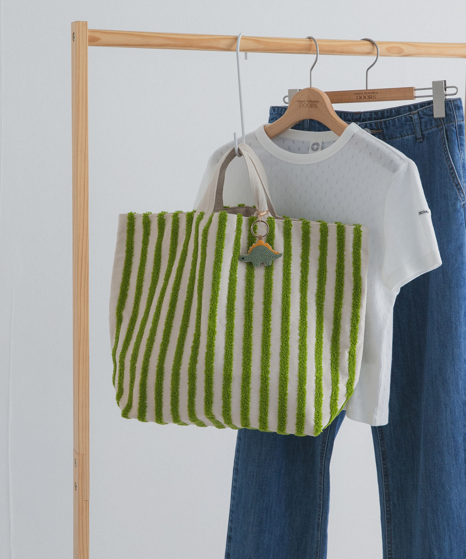 beej　LOOP STRIP BOX TOTEBAG