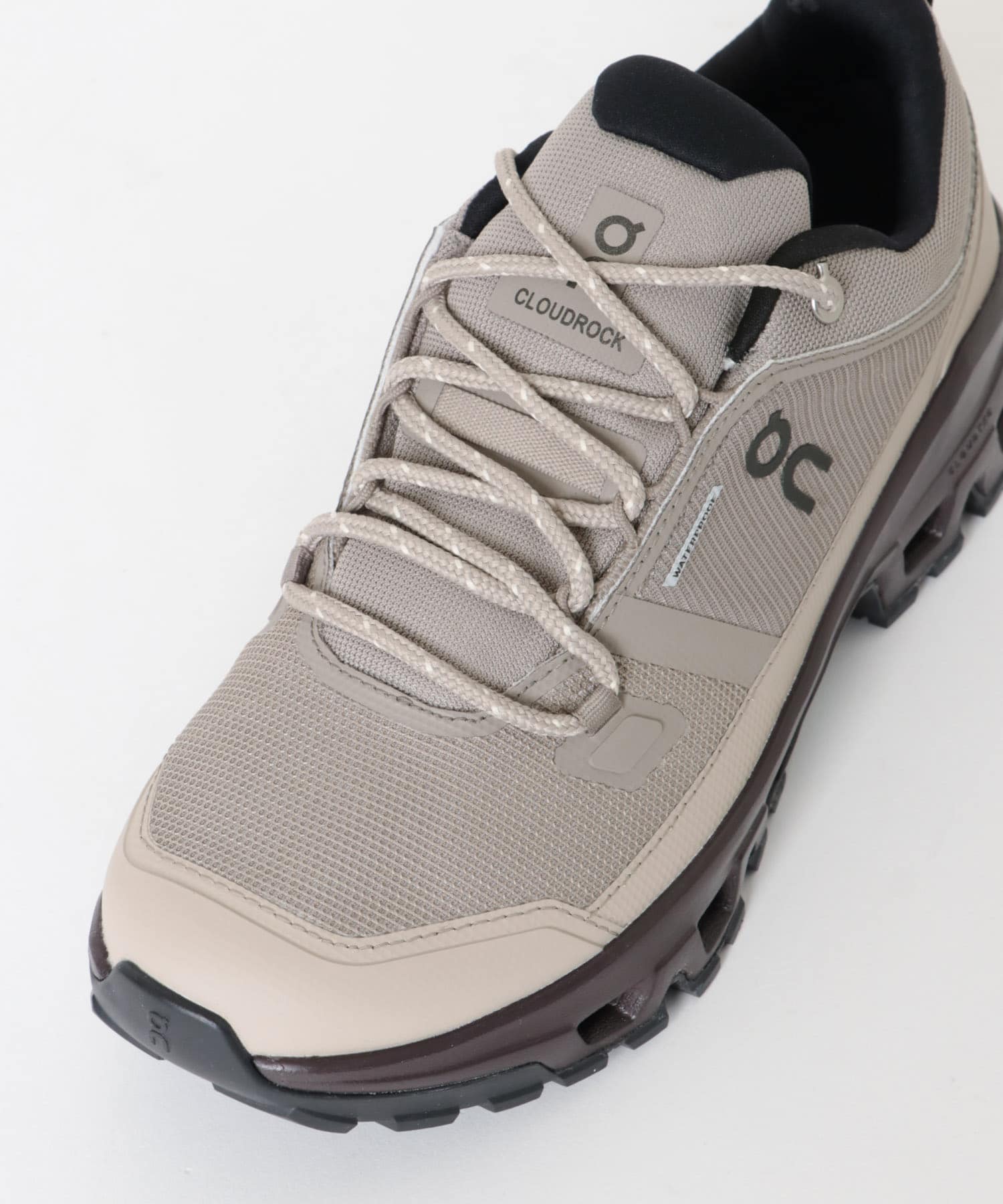 On　CLOUD ROCK LOW WP CINDER 23.5