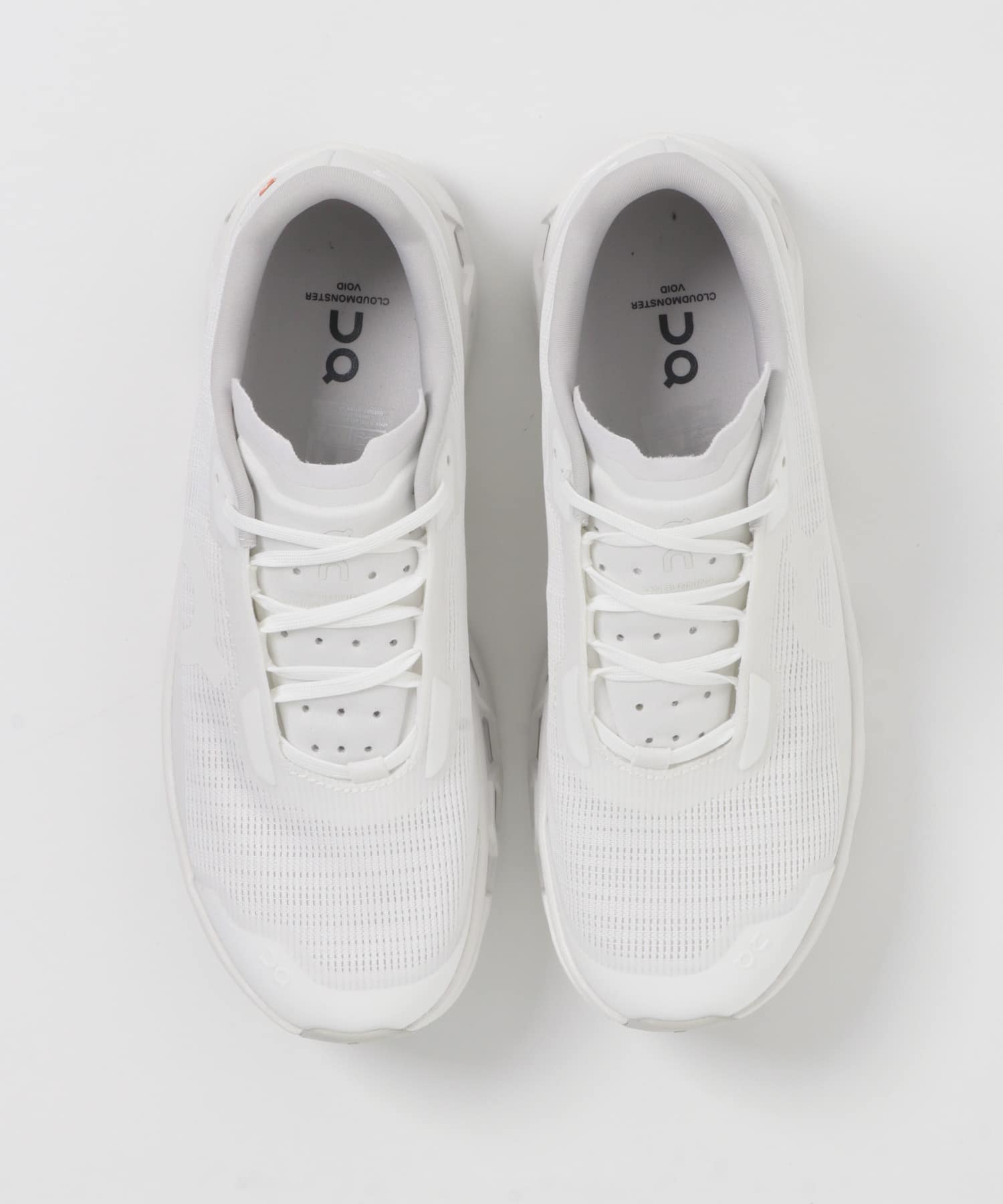 On　CLOUD MONSTER VOID WHT/WHT 23.5