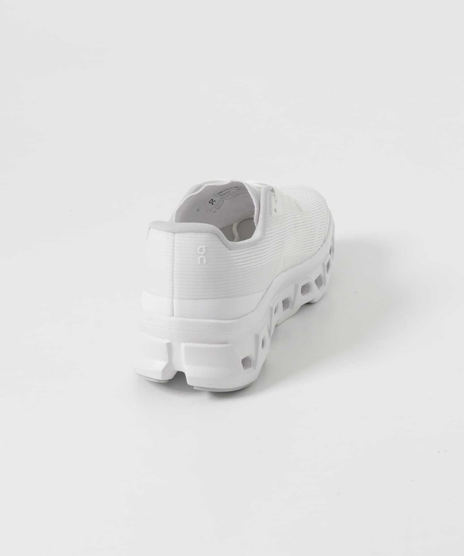 On　CLOUD MONSTER VOID WHT/WHT 23.5
