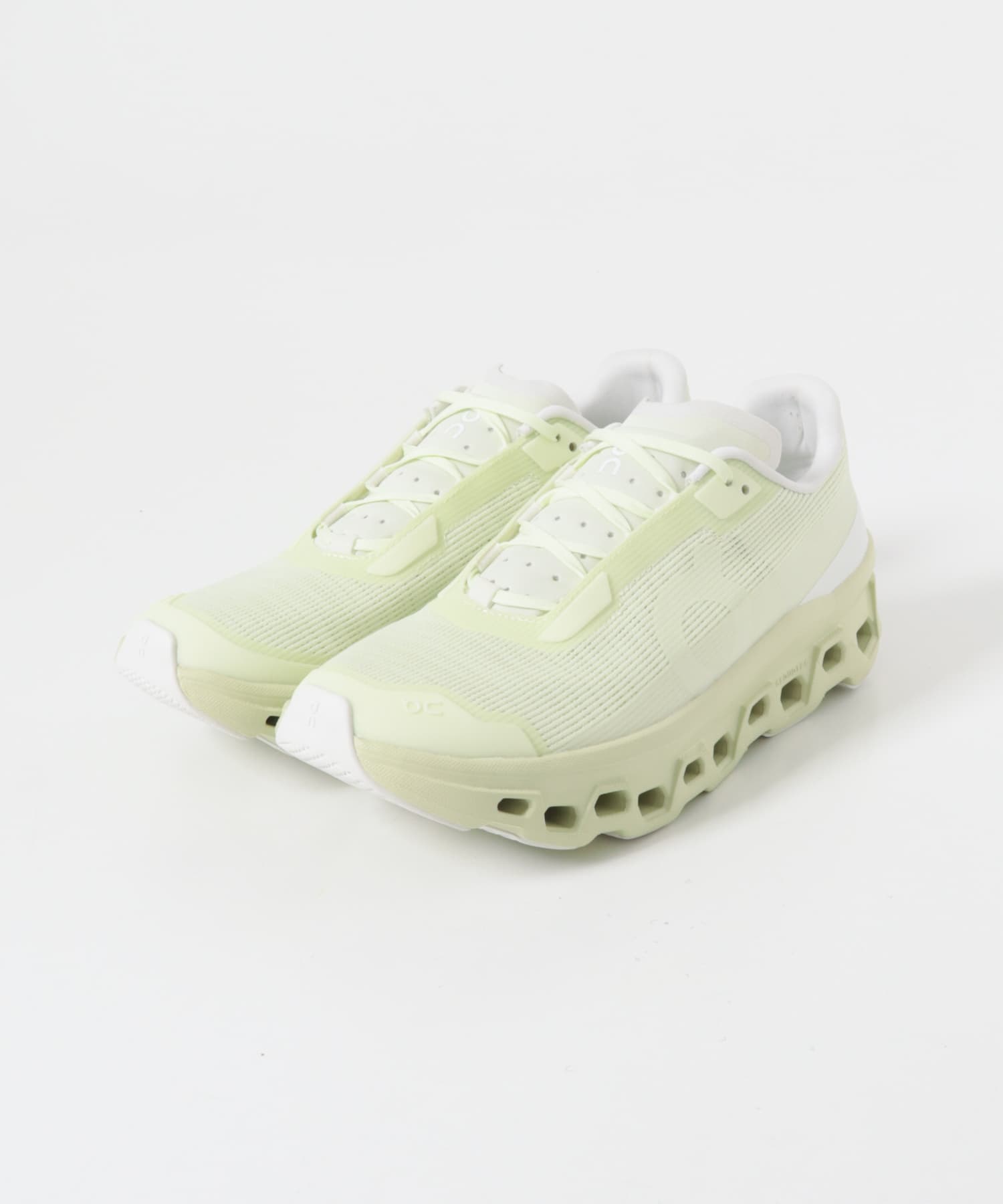 On　CLOUD MONSTER VOID